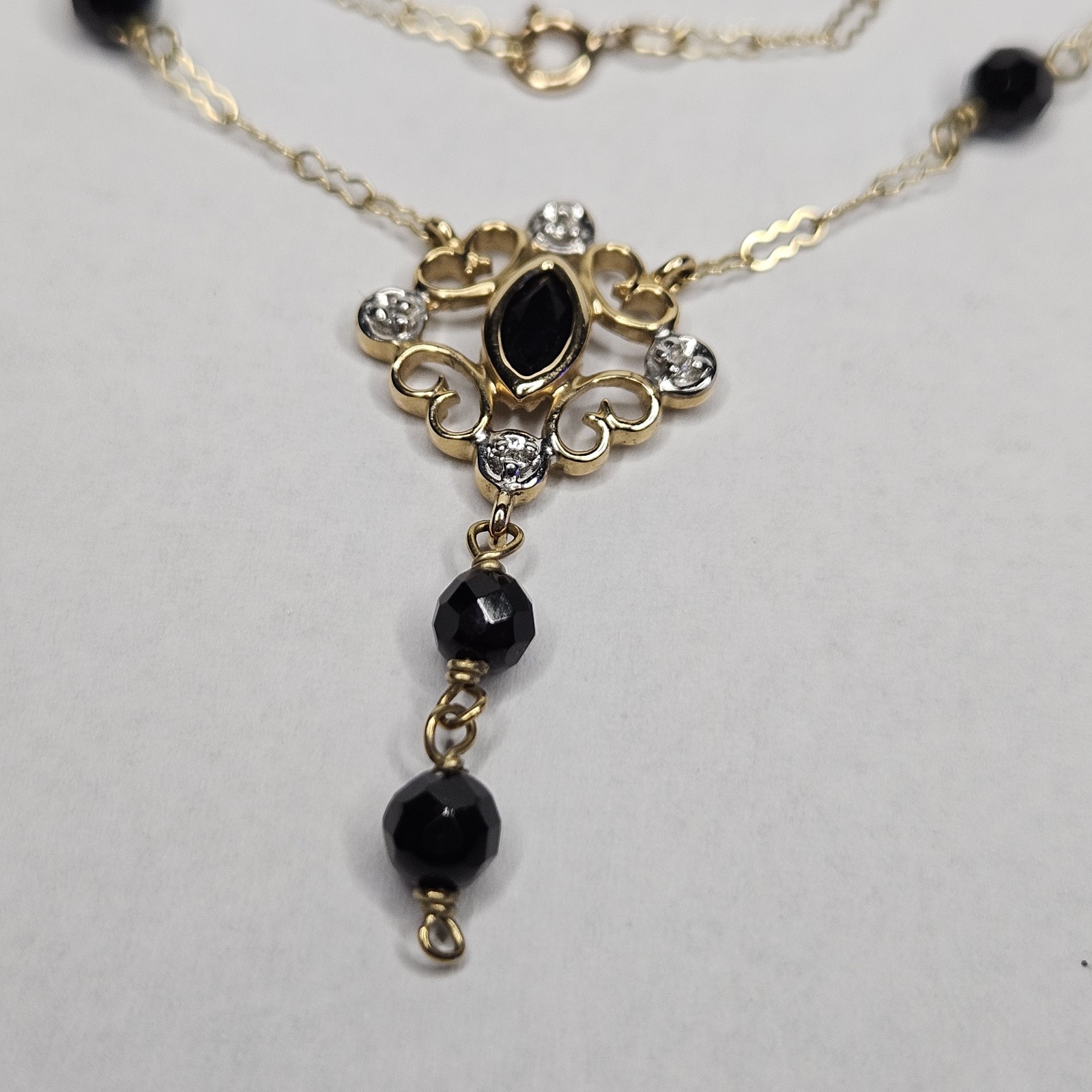 Vintage 10k Yellow Gold 16.5″ Necklace 3g Crinkle Chain Black Onyx Dangle Charm