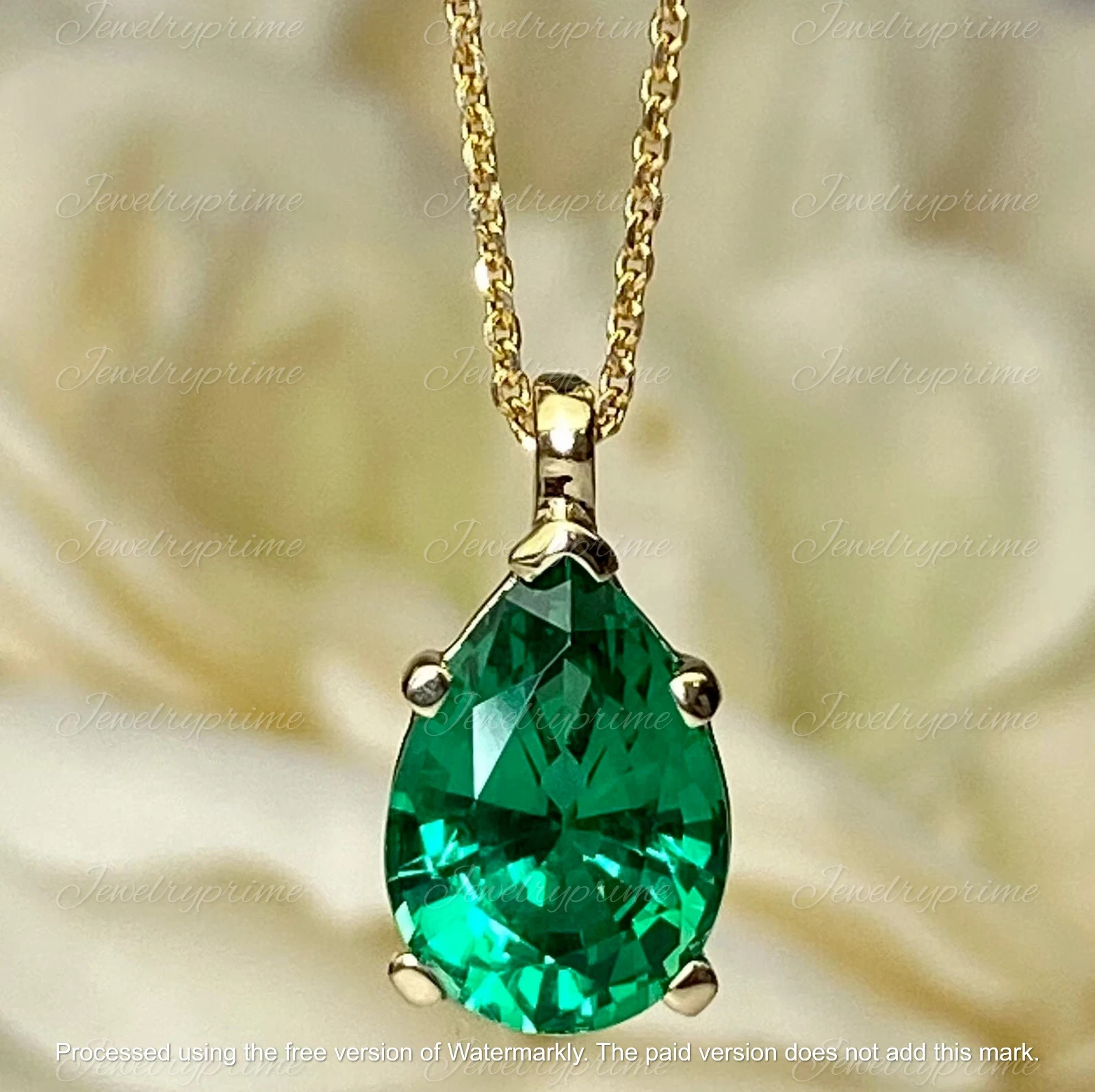 1.5Ct Pear Cut Lab Created Green Emerald Women’s Pendant 14K Yellow Gold Plated