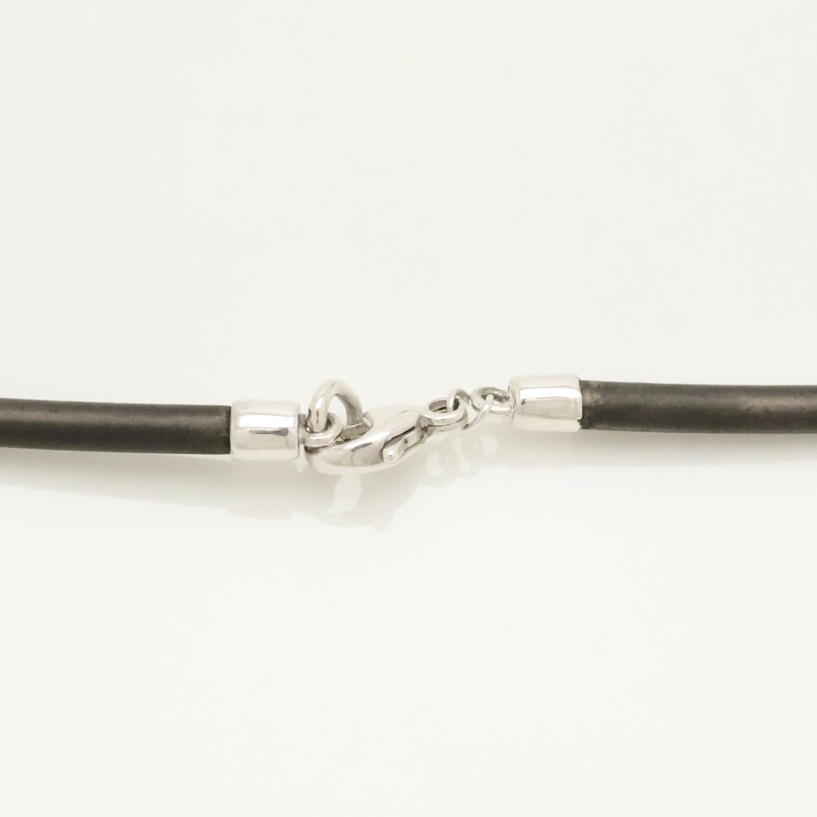 Authentic Tiffany & Co. Coin Edge Dog Tag Rubber Cord Necklace 21.2″ w/Pouch