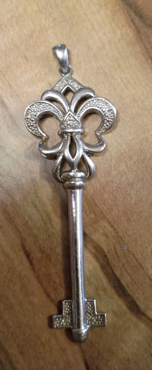 925 Sterling Silver Real Round-Cut Diamond Fleur de Lis Key Pendant