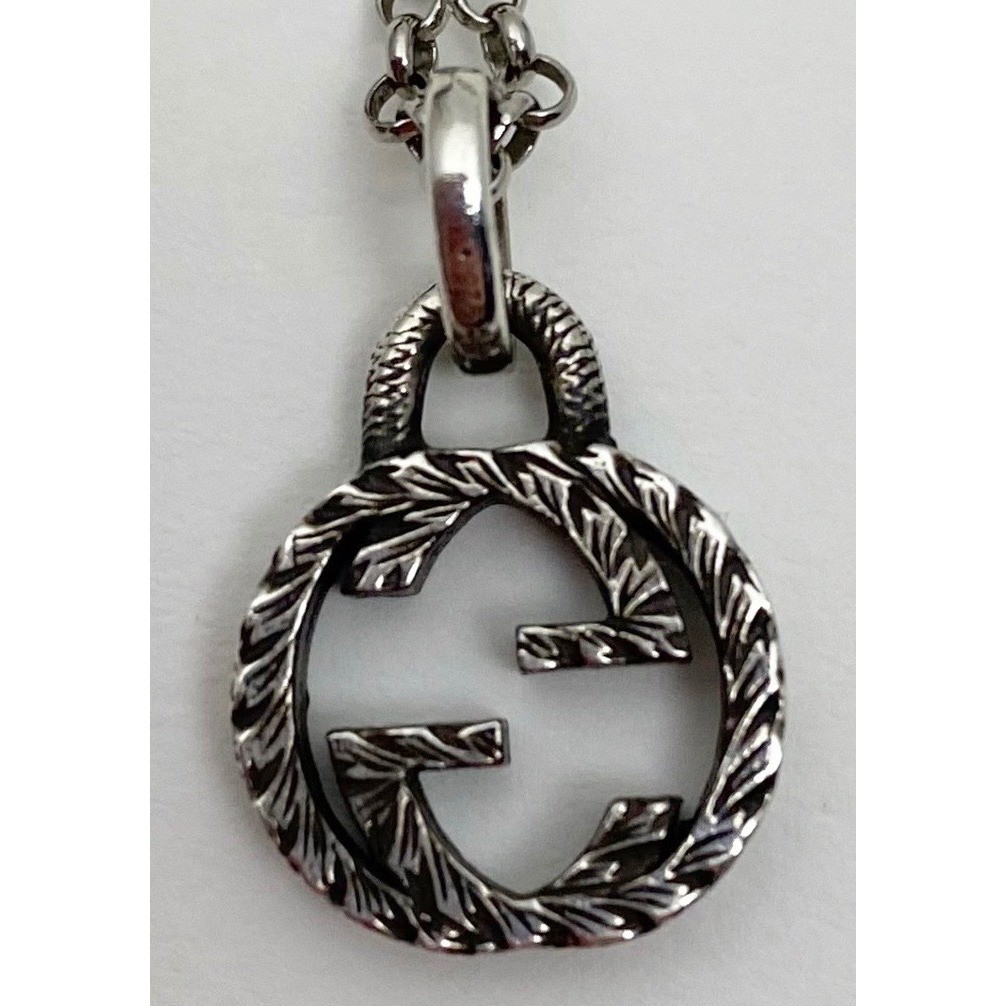 Gucci Interlocking G Textured Pendant Necklace Womens Silver 576993 J8400 0811