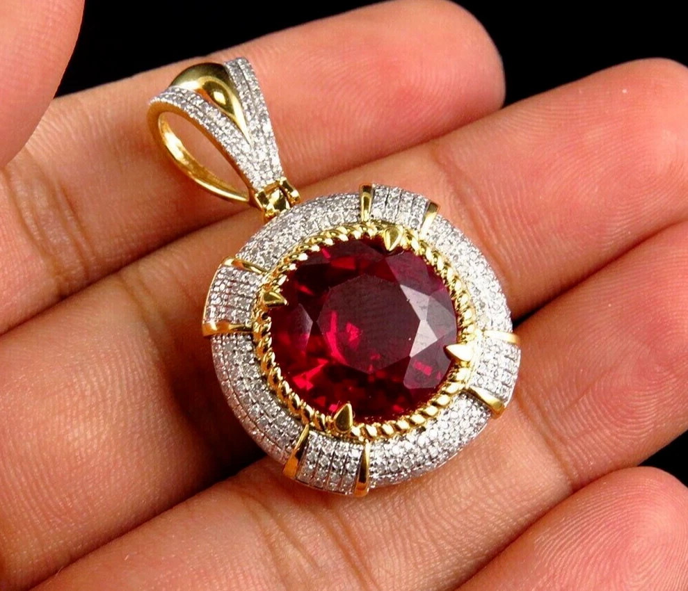 1.50Ct Round Cut Garnet Halo Women’s Pendant 14K Yellow Gold Plated