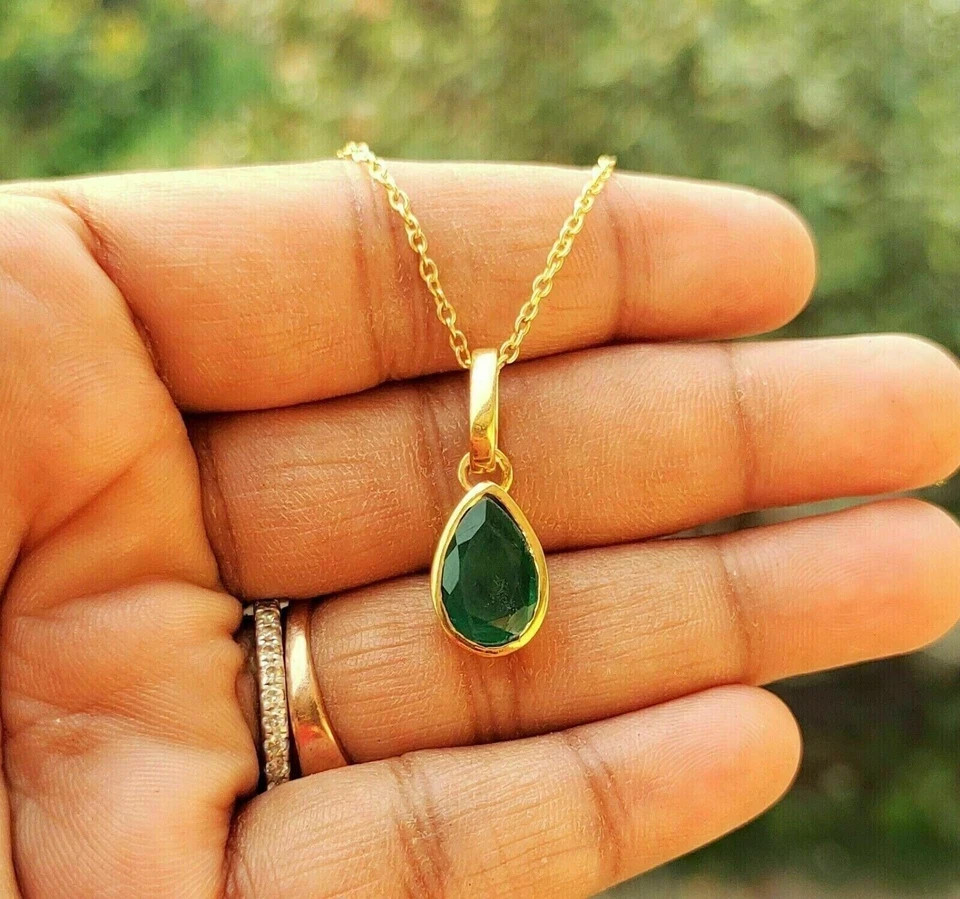 14K Yellow Gold Plated 2Ct Pear Cut Lab-Created lovely Emerald Solitaire Pendant