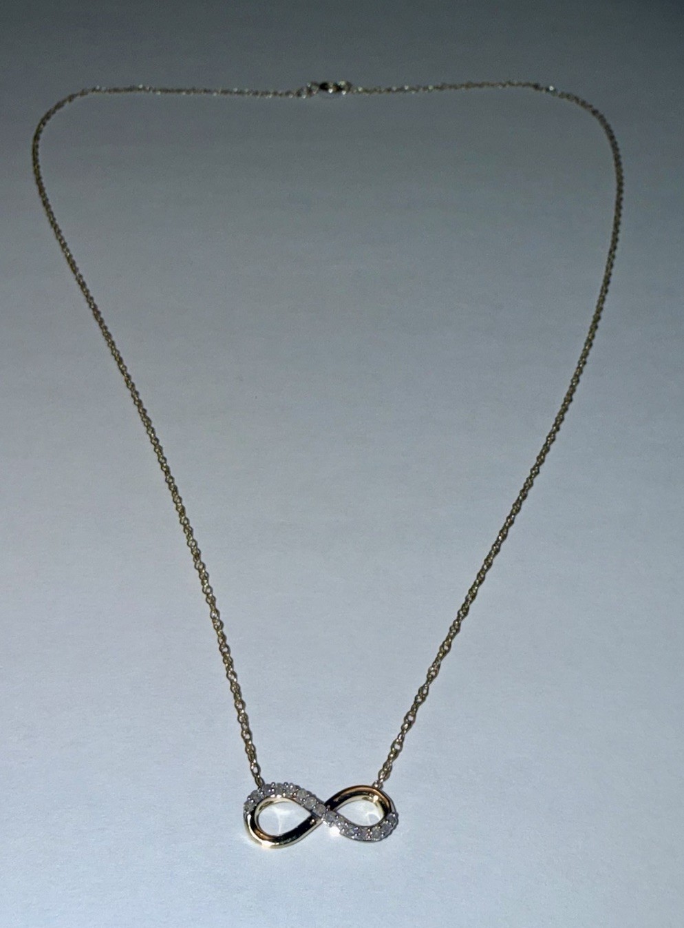 ESTATE Solid 10K Gold Natural Diamond Infinity Pendant Chain Necklace 18”