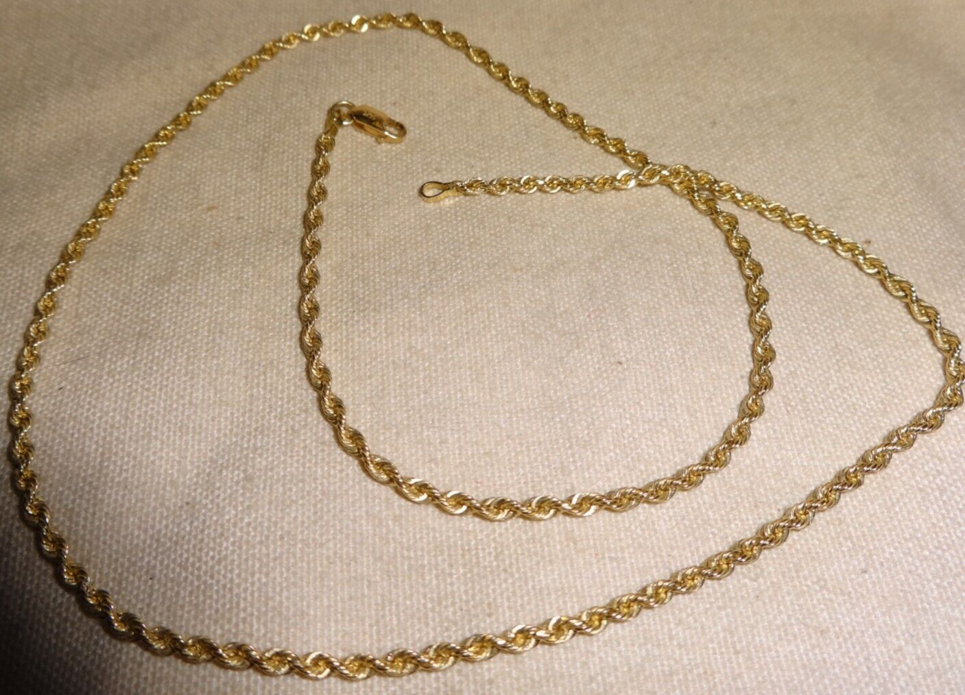 Michael Anthony 14K Gold Vintage Necklace Hollow Twisted Chain 18″