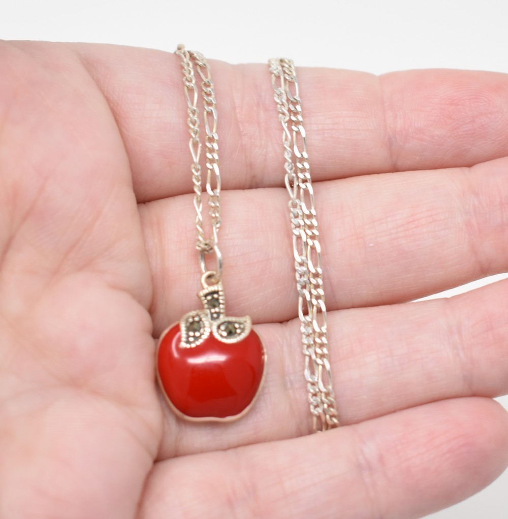 18″ 925 Silver Red Enamel Apple Marcasite Pendant Figaro Chain Choker Necklace