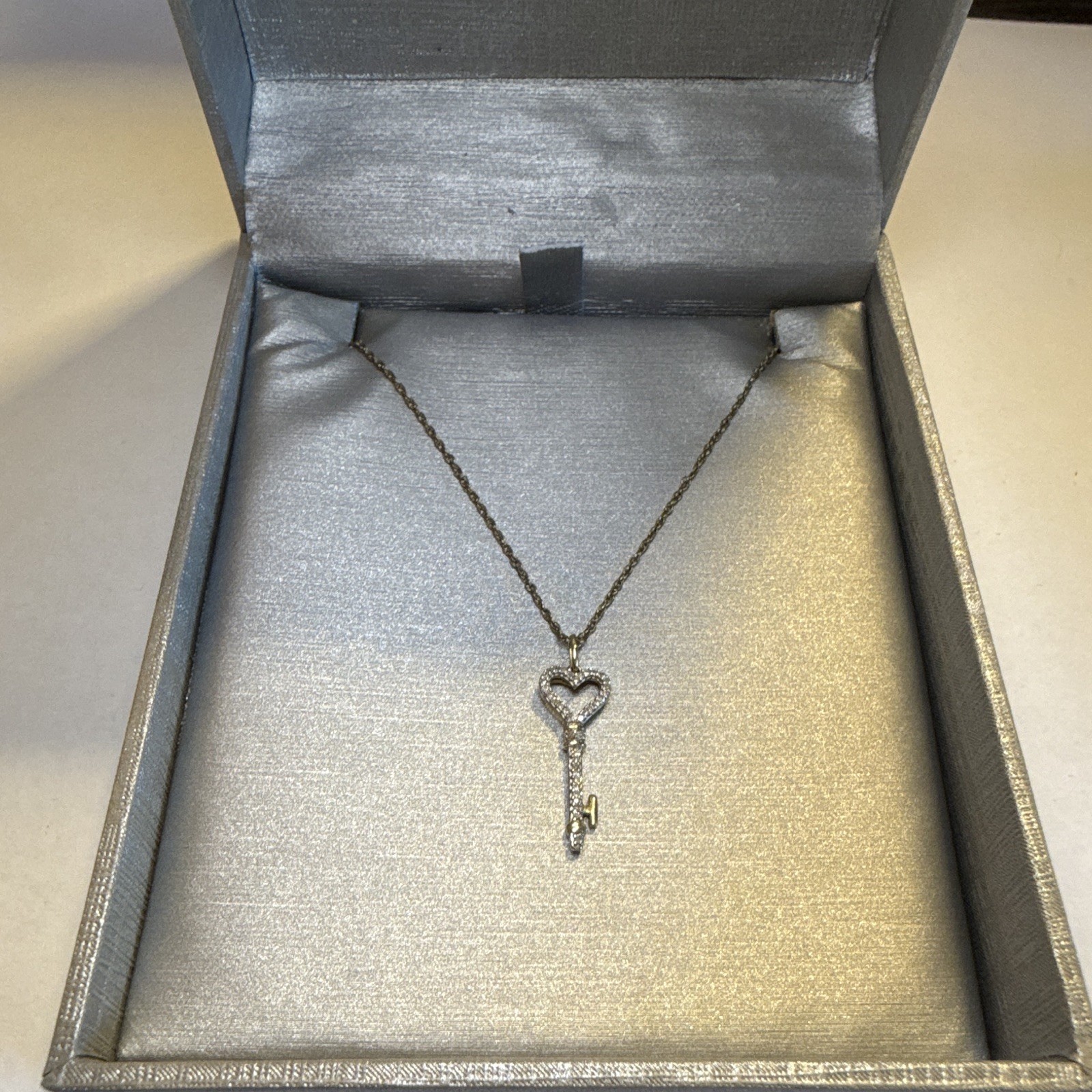 10K Yellow Gold Diamond Pavé Heart Key Charm Pendant Cable Necklace Signed
