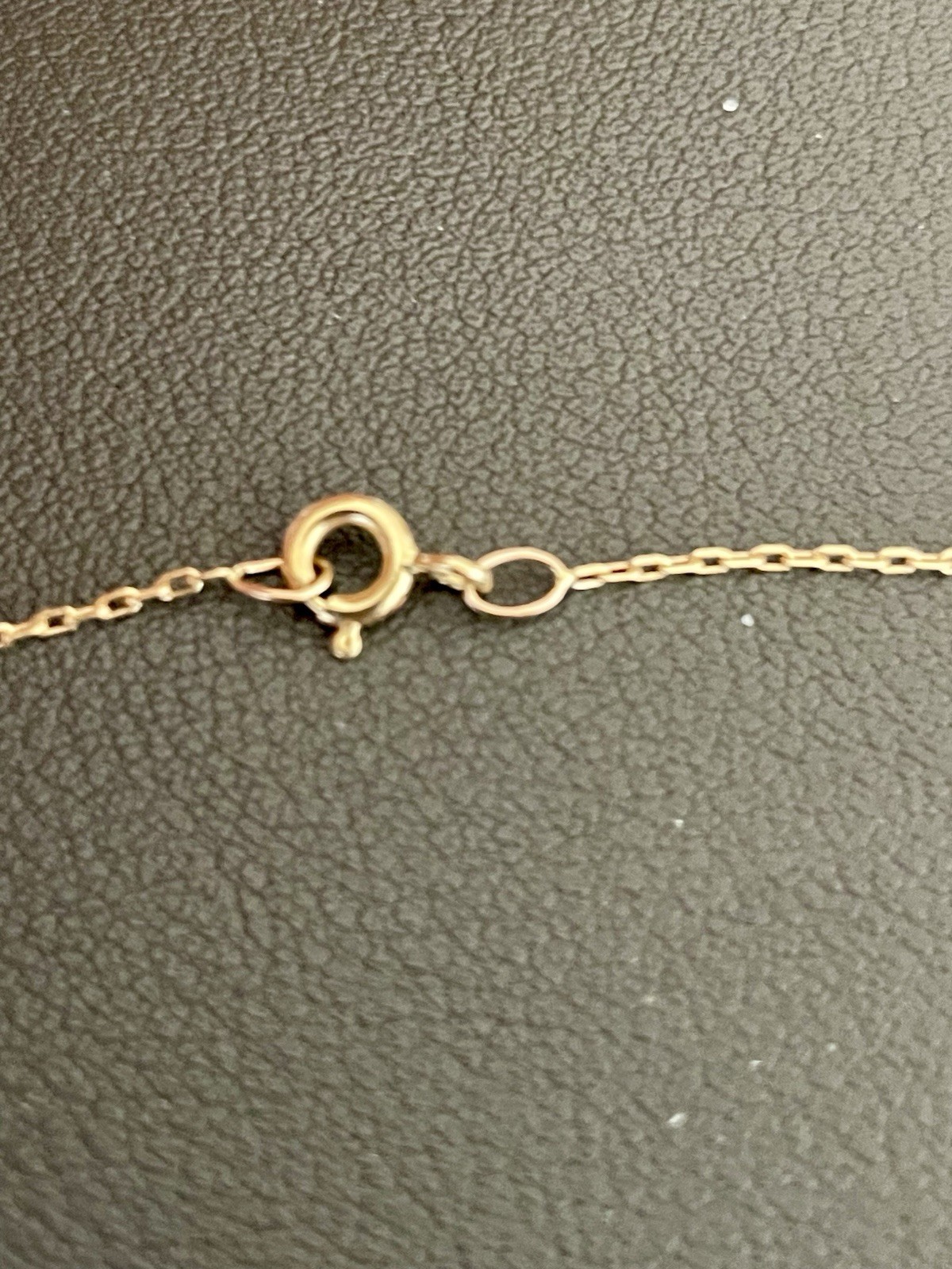 14KT Yellow Gold Bar Pendant Necklace. 18 inches (C211)