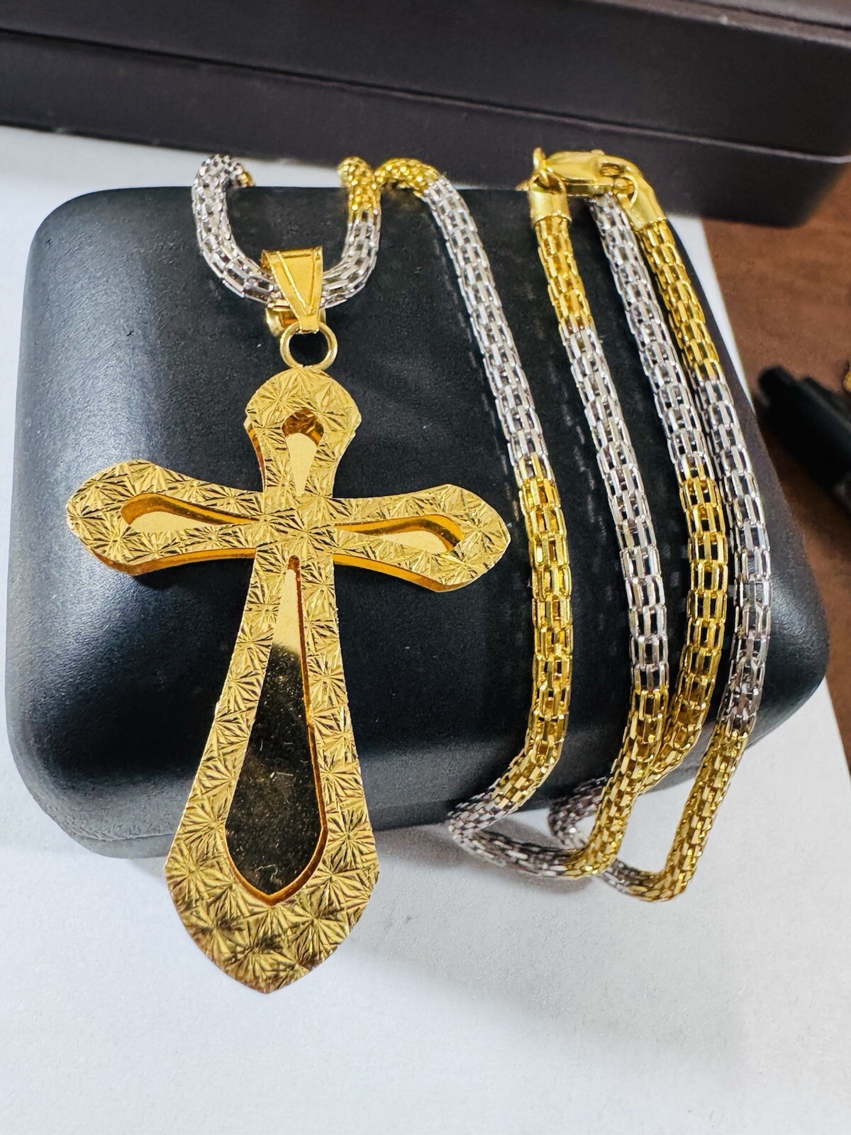 22C 22K 916 Fine Real Gold 21.5”/22” Long Cross Necklace 14.8g 3mm Mens-Womens