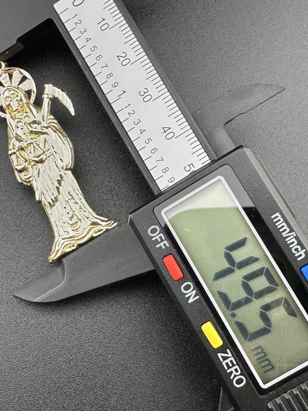 14k Two-Tone Gold Santa Muerte Grim Reaper Pendant Charm 3.20dwt