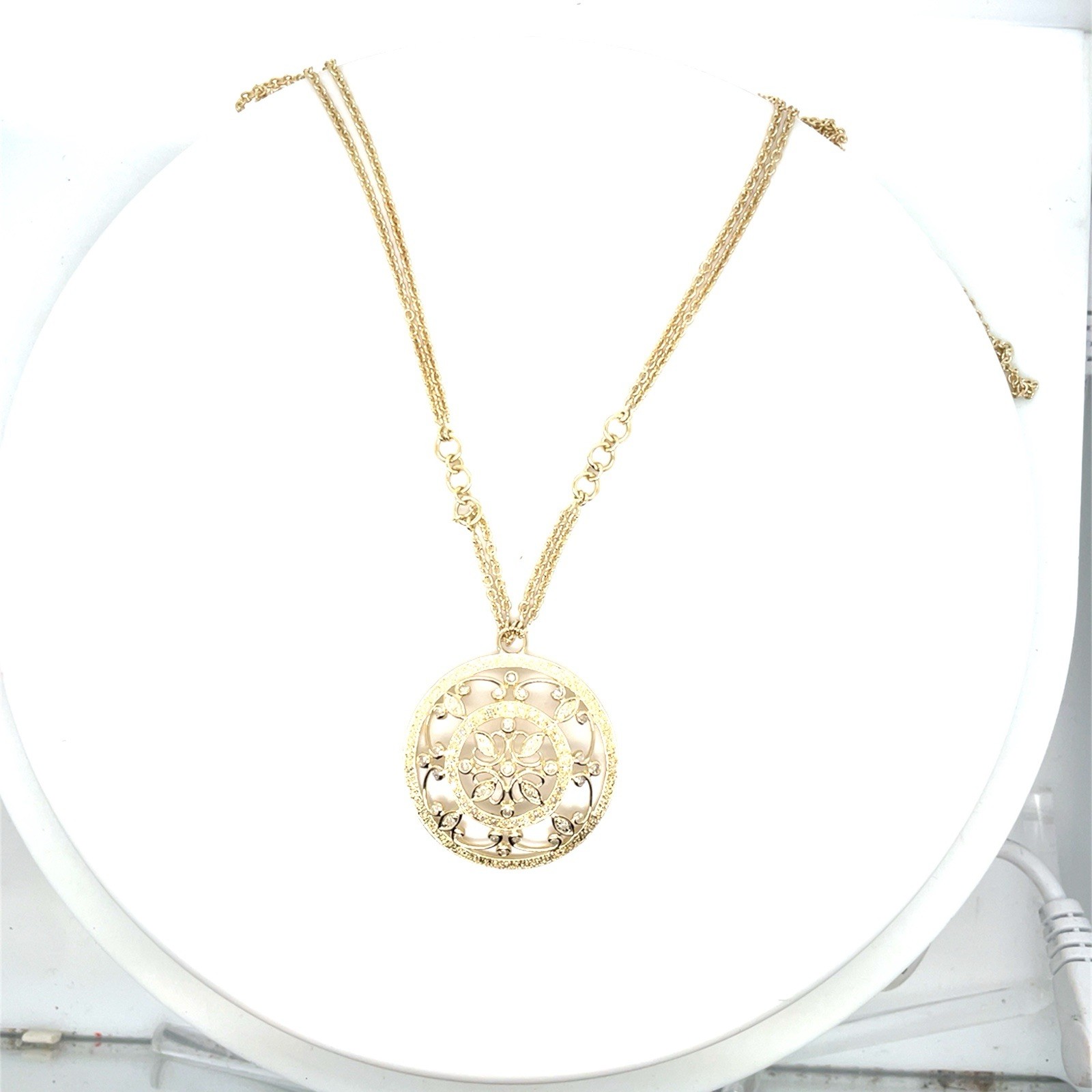 14k Yellow Gold .70 Ct Diamond Filigree 1-3/16″ Circle Chain Necklace 18″-11.7Gr