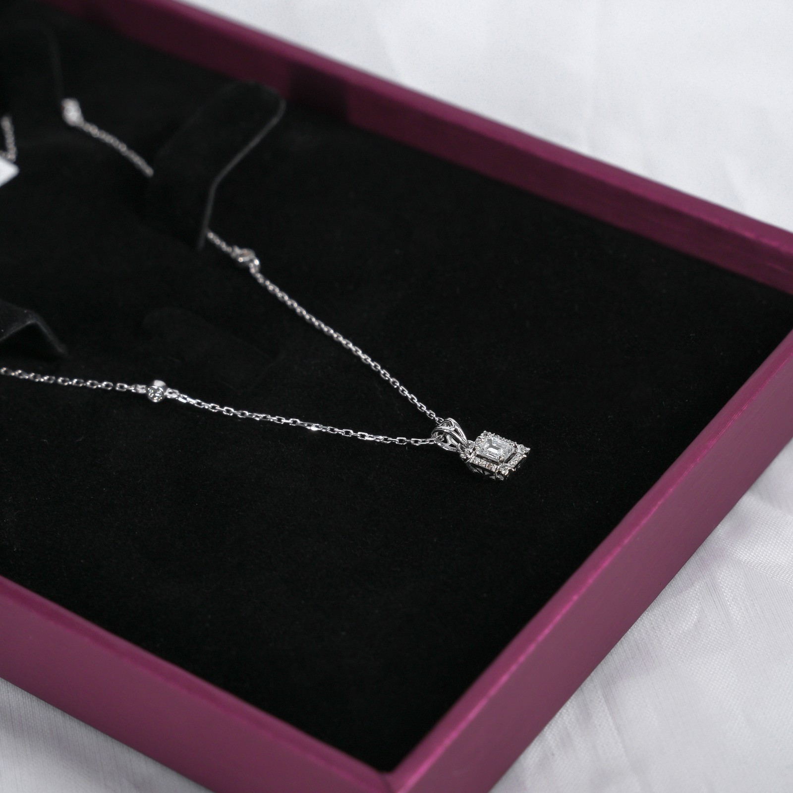 18 KARAT NECKLACE | NATURAL DIAMOND | WHITE GOLD | WOMAN | IGI CERTIFIED