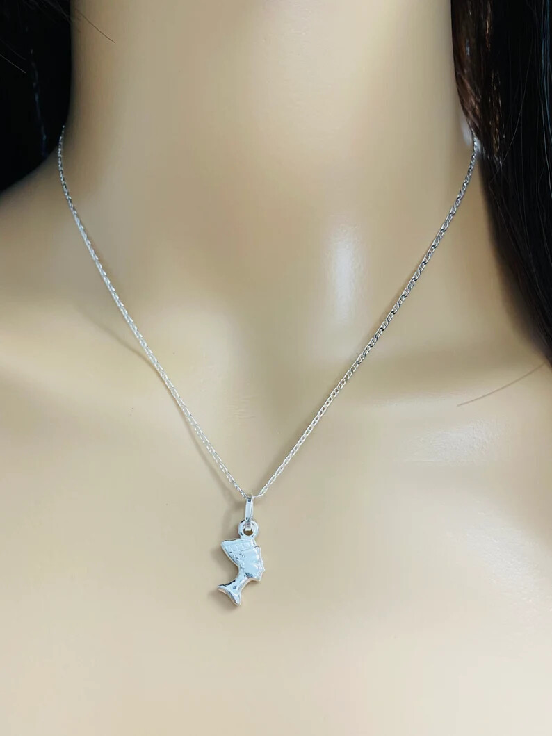 925 Sterling Silver Egyptian Queen Nefertiti Pendant / Necklace – SS734