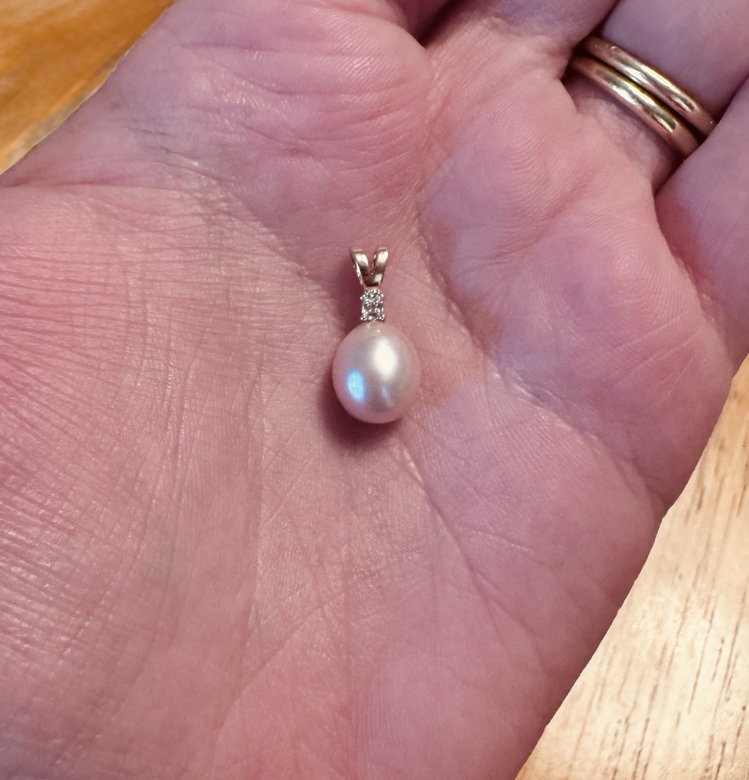 14K Yellow Gold Oval Pink Fresh Water Pearl & Prong Set Diamond Pendant