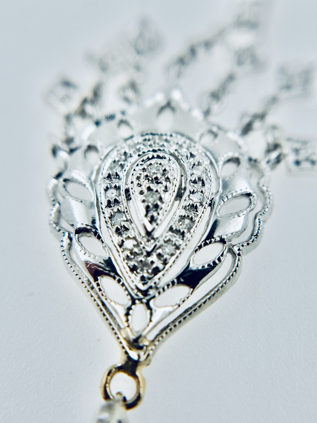 Estate 14K White Gold .30 Cttw Diamond Filigree Chandler Pendant. 2.87g approx