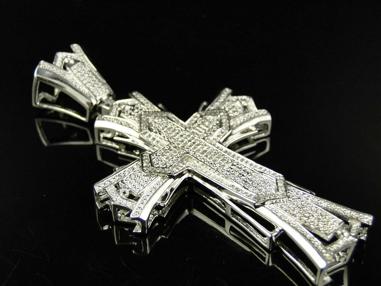 Mens Large Round Cut VVS1 3 Inch Diamond Mens Cross Pendant Charm 1.0 Ct