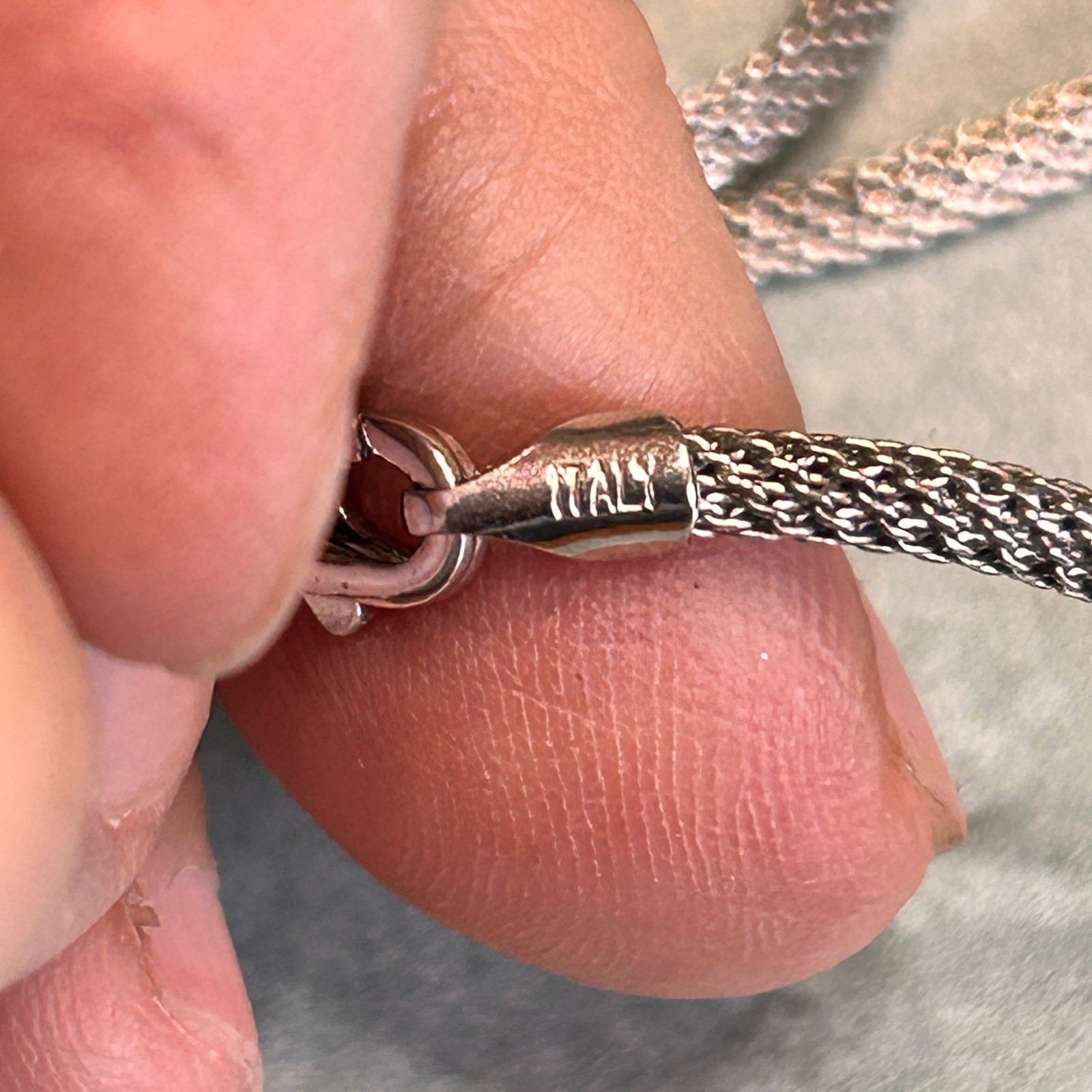 Vintage Sterling Silver Mesh Chain Necklace 16″ Silver Italy 925 Lobster Clasp