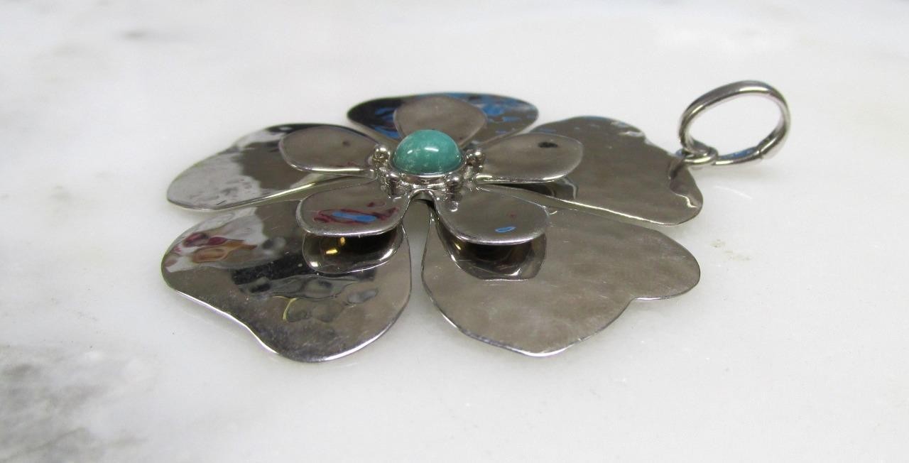Ail Aluma Hammered Sterling Silver Flower Pendant w/ Unknown Stone 13g ~ 11-A626