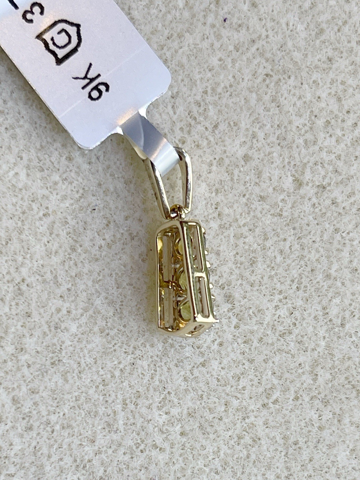 Gemporia 9k 375 Gold Pendant • Not-Enhanced Ambanja Demantoid Garnet BNWT COA