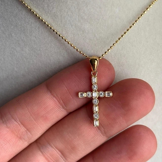 1.50Ct Round Cut Lab Created Diamond Criss Coss Pendant 14k Yellow Gold Plated