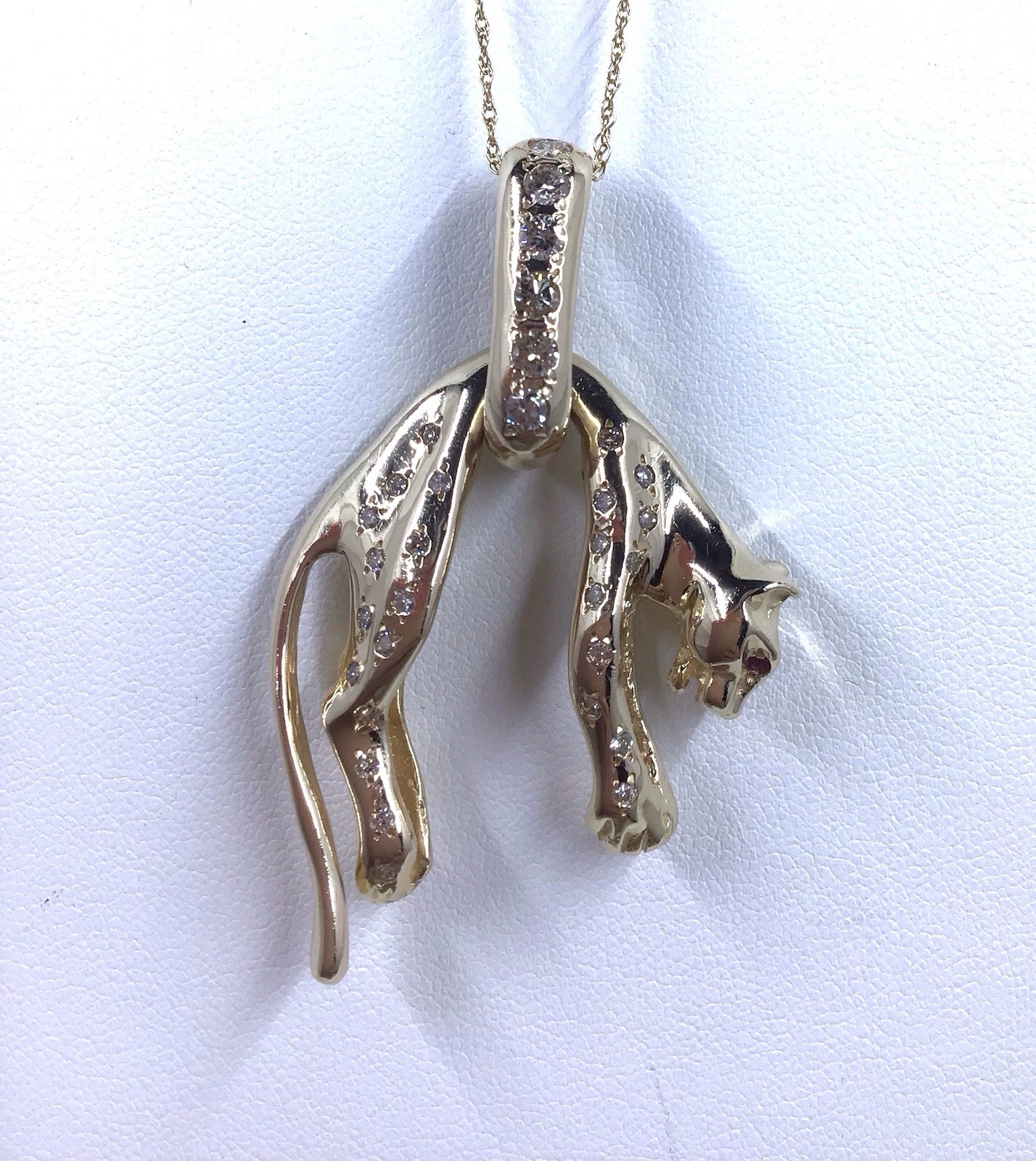 14K YG Hanging Panther Diamond Pendant