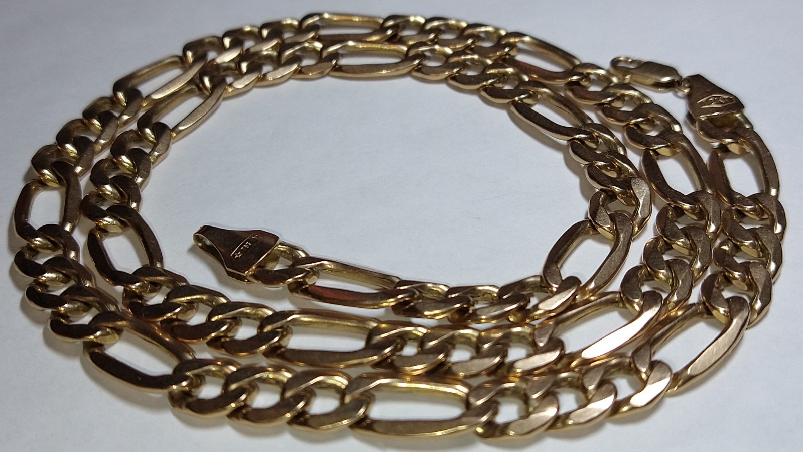 10k gold 8.25mm hollow Italian figaro chain necklace 17.94 grams 22.75″