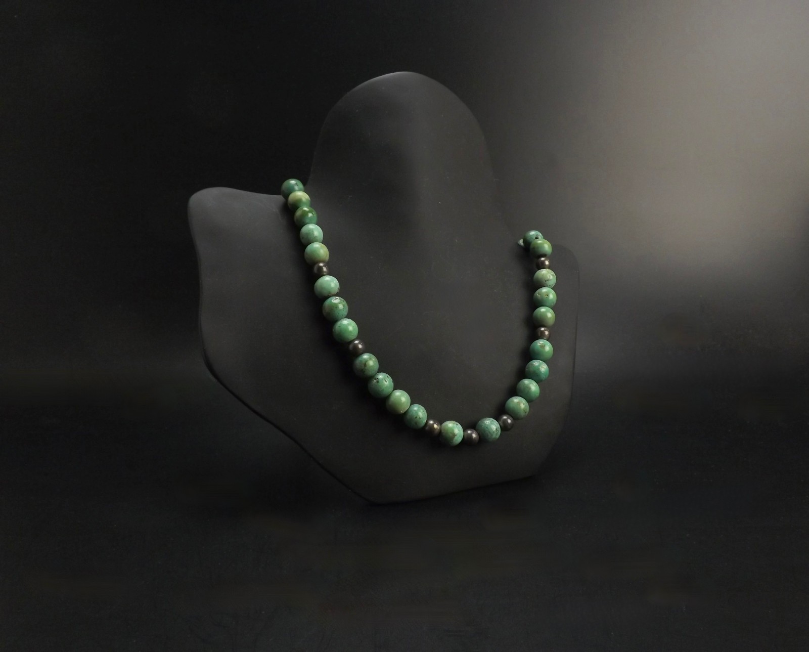Antique/Vintage Natural Sage Green Turquoise & Silver Bead Necklace 18″, 38.3 gr