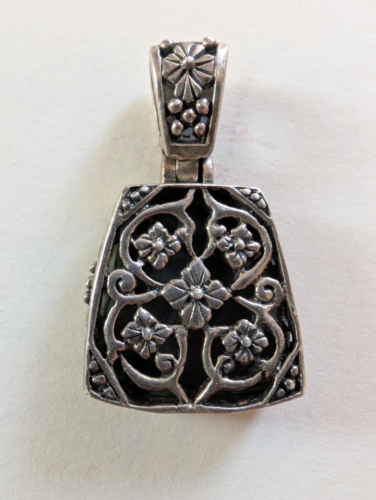 Stamped 925 Sterling Silver Filigree Black Onyx Pendant 7.9 grams