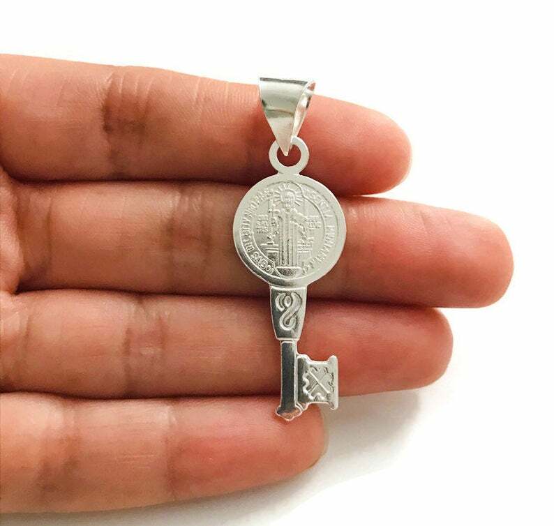 925 Silver Saint Benedict key pendant / medalla de San Benito llave plata – P63