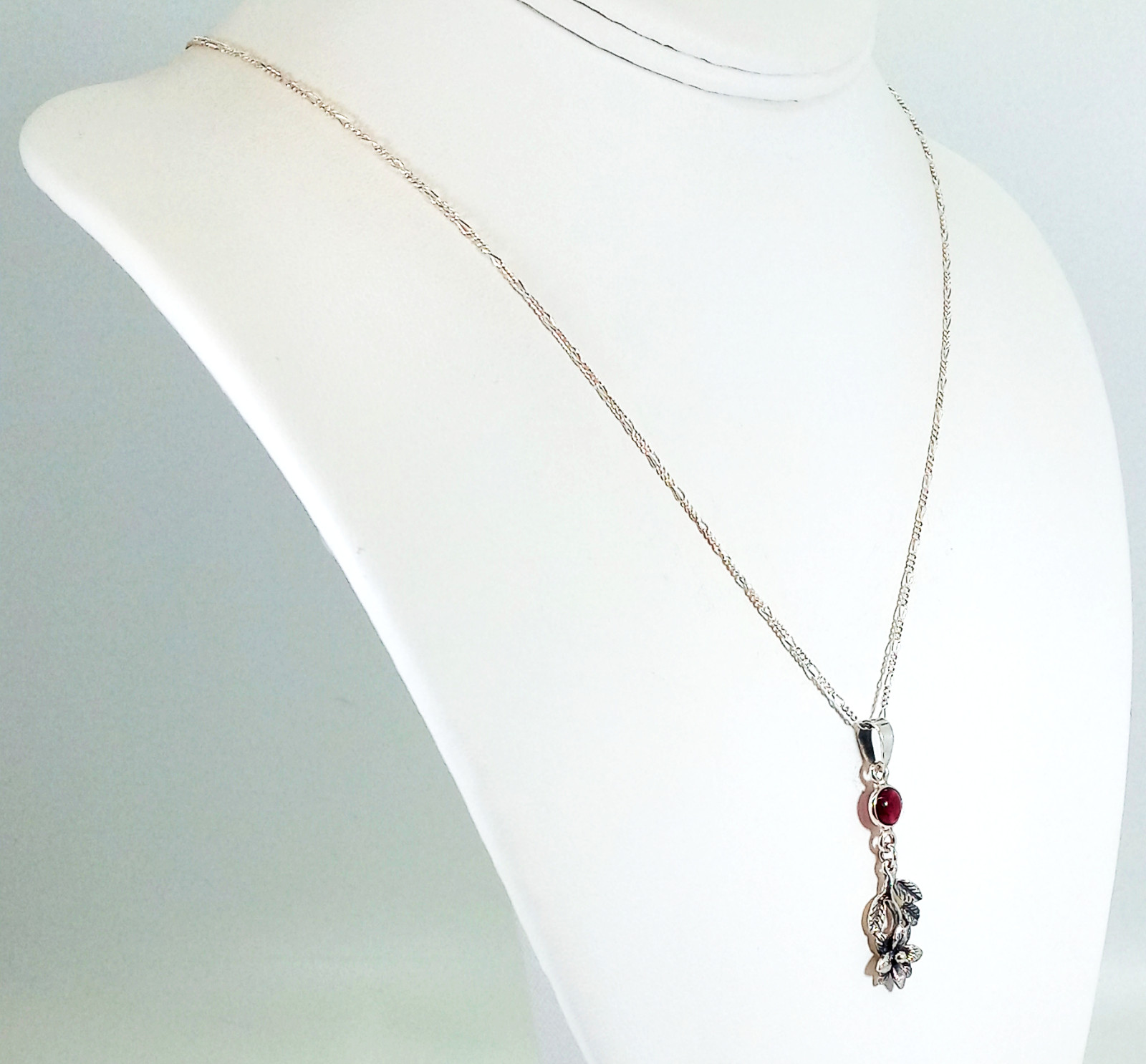 Vintage 925 Sterling Silver Modernist Garnet 3D Flower Necklace