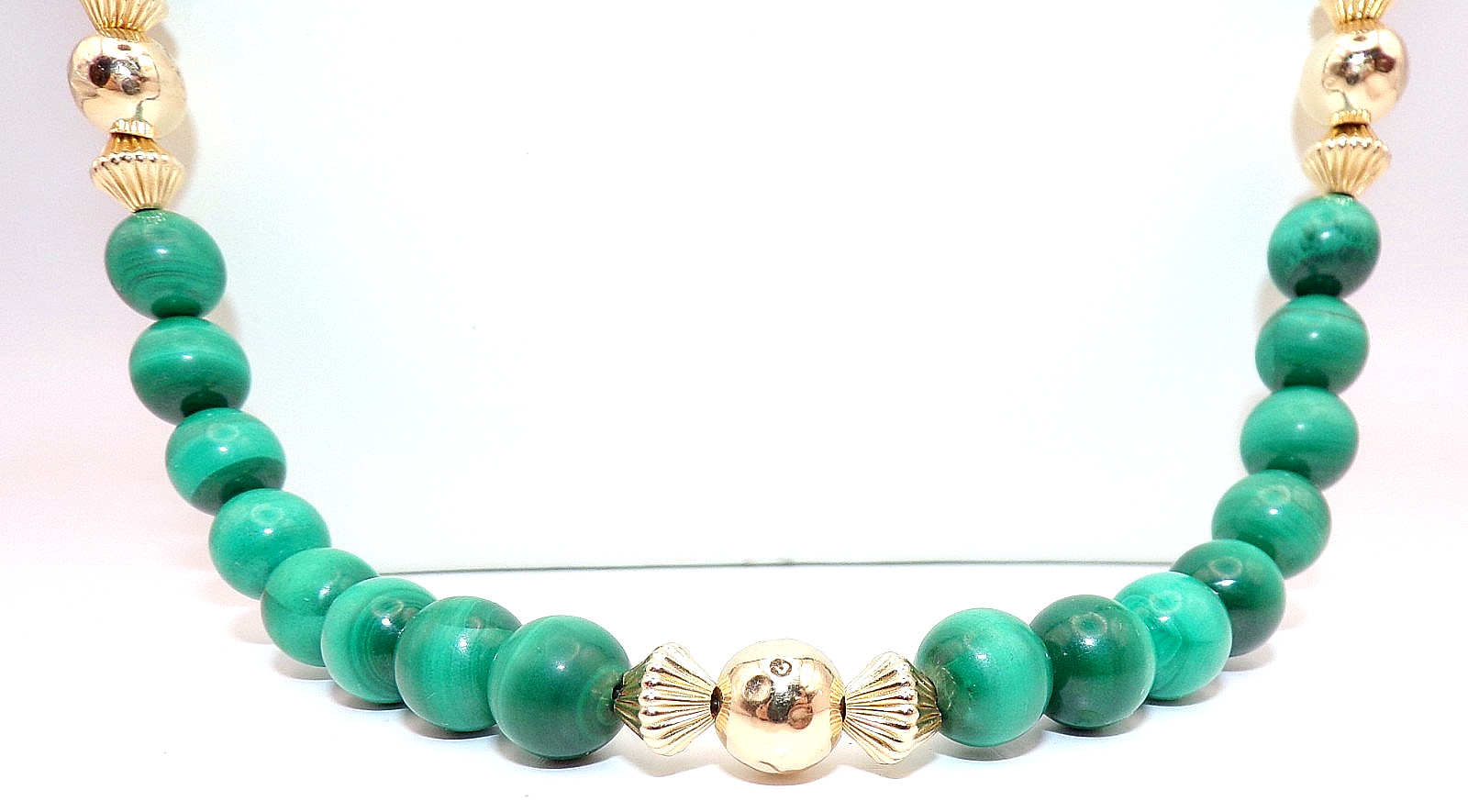 VTG 14K YELLOW GOLD & MALACHITE BALL BEAD 30″ LONG NECKLACE 8-9MM BEADS 95.3 Gr