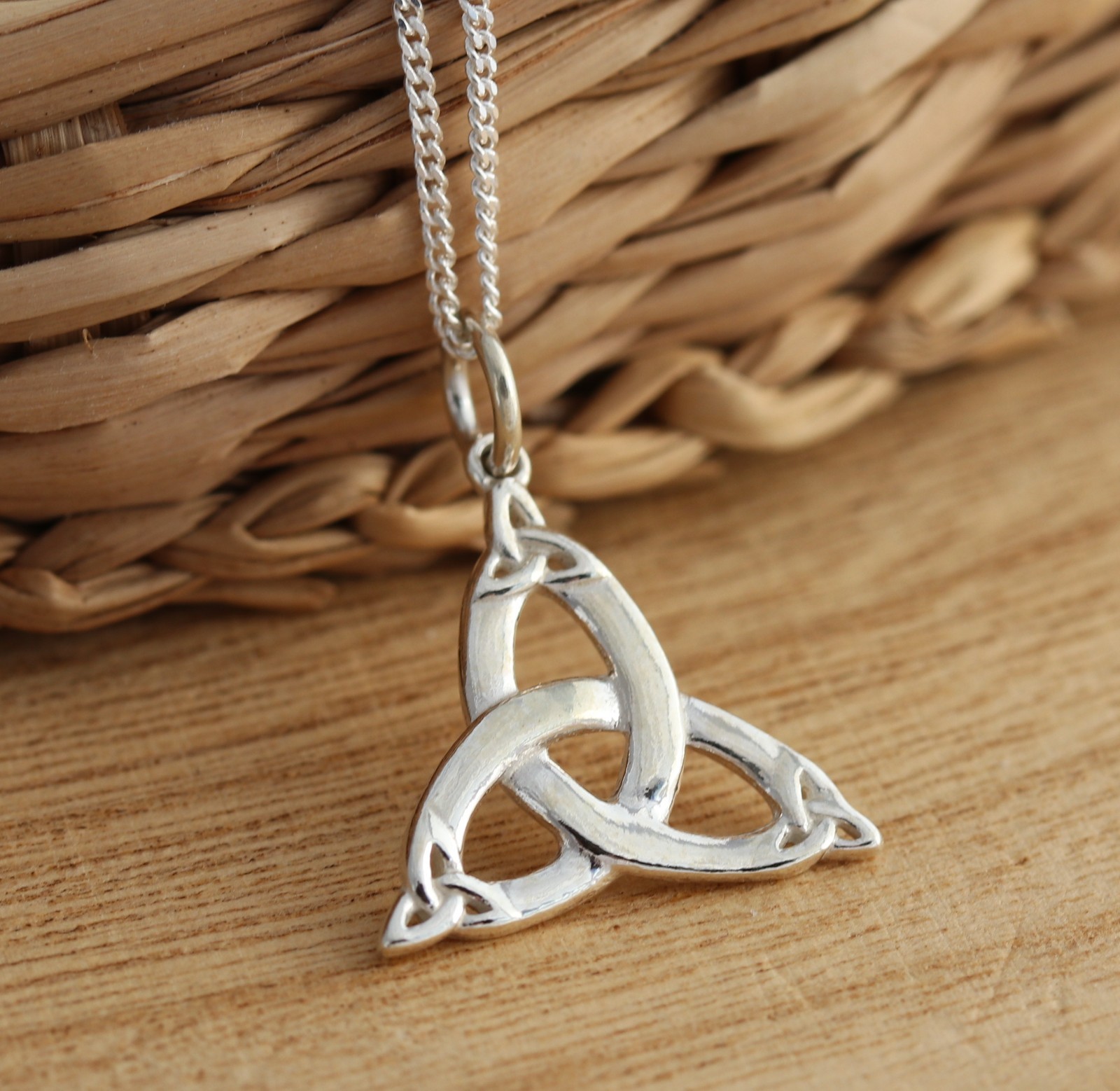 Solid 925 Sterling Silver Triquetra Trinity Knot Pendant Charm Celtic Jewellery