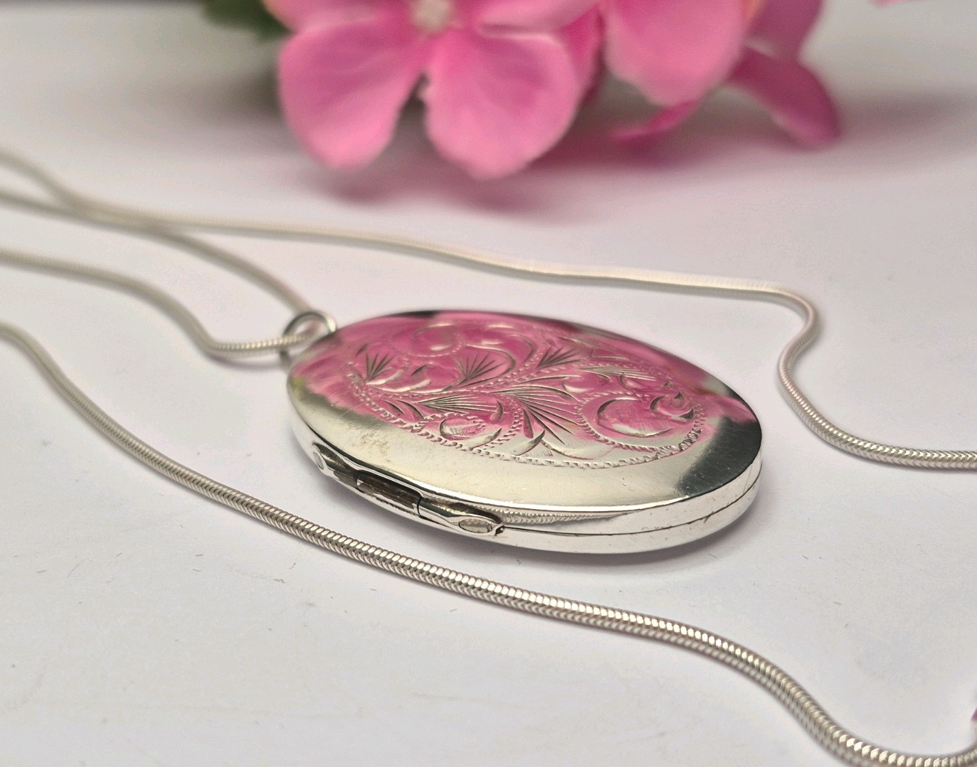 LOCKET – Sterling Silver Oval Double Photo Locket / Keepsake Necklace.