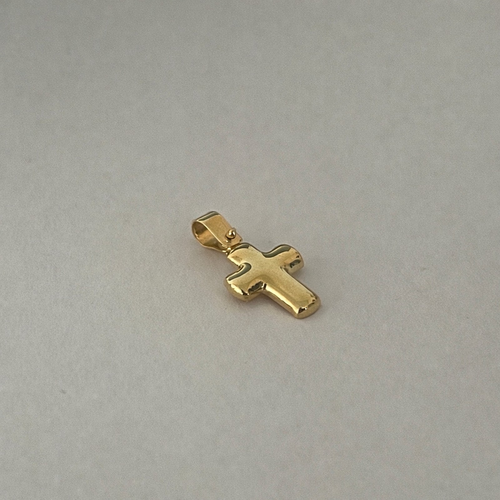 14K Gold Plain Cross Pendant 0.75in Polished Finish