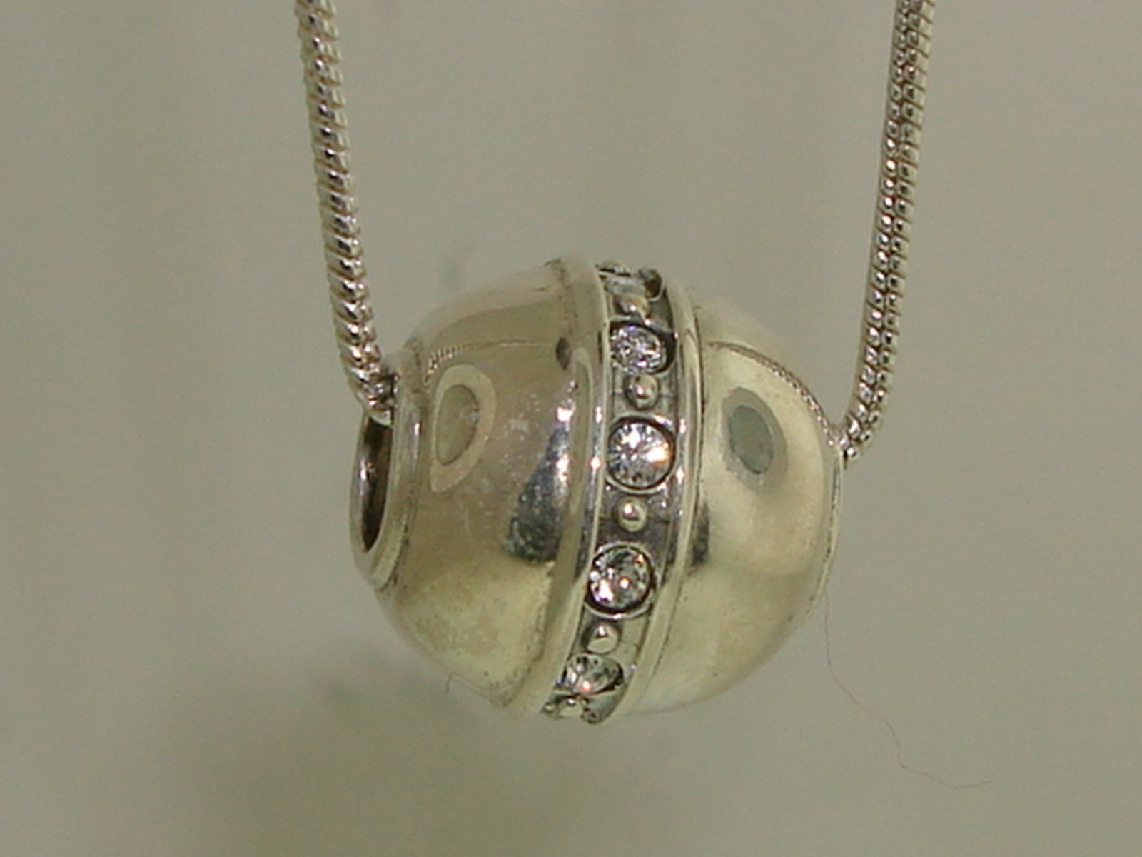 LOVELY JEZLAINE STERLING SILVER PENDANT NECKLACE! NEW ON ORIGINAL CARD