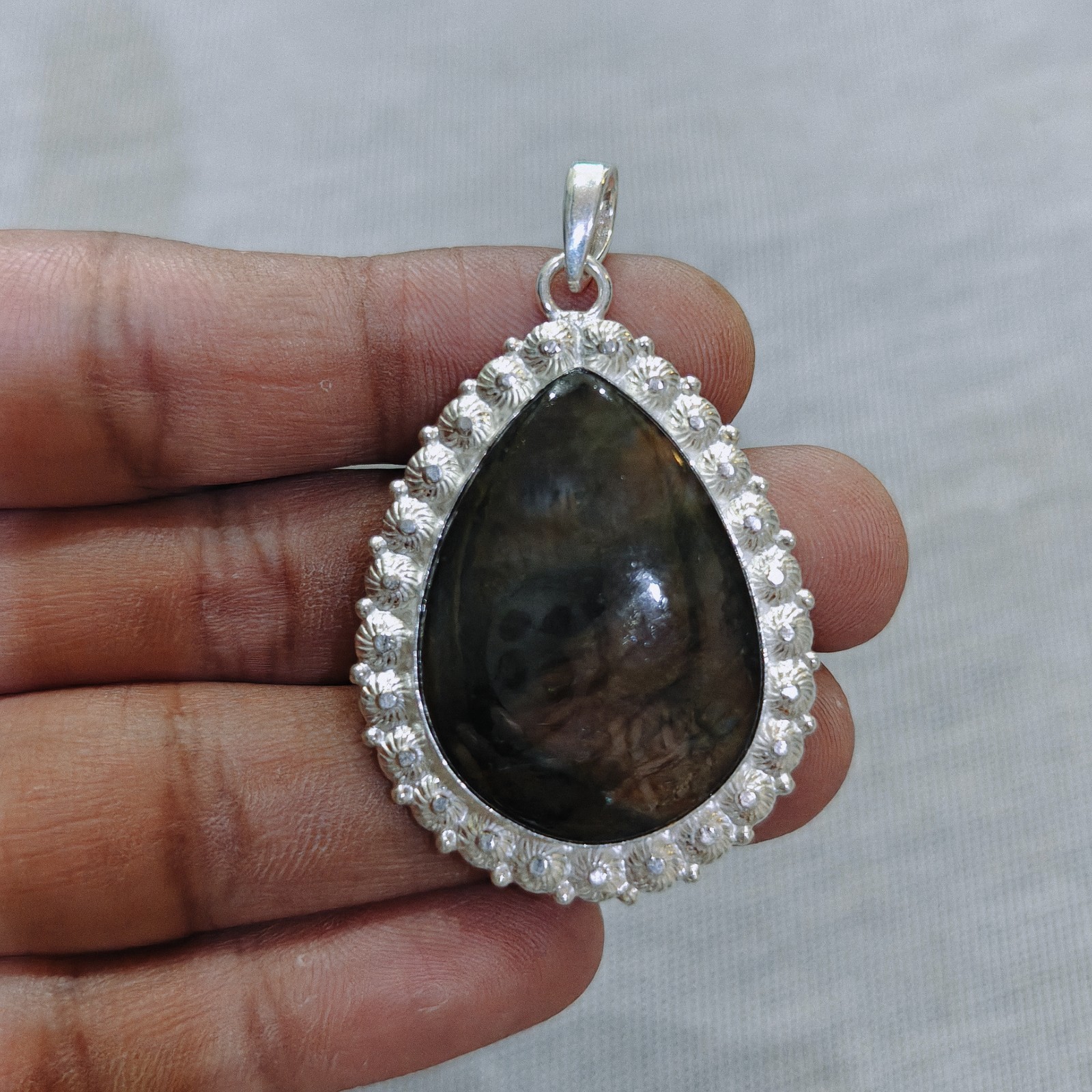 Beautiful Natural Labradorite Gemstone Pendant Sterling Silver Handmade Pendant