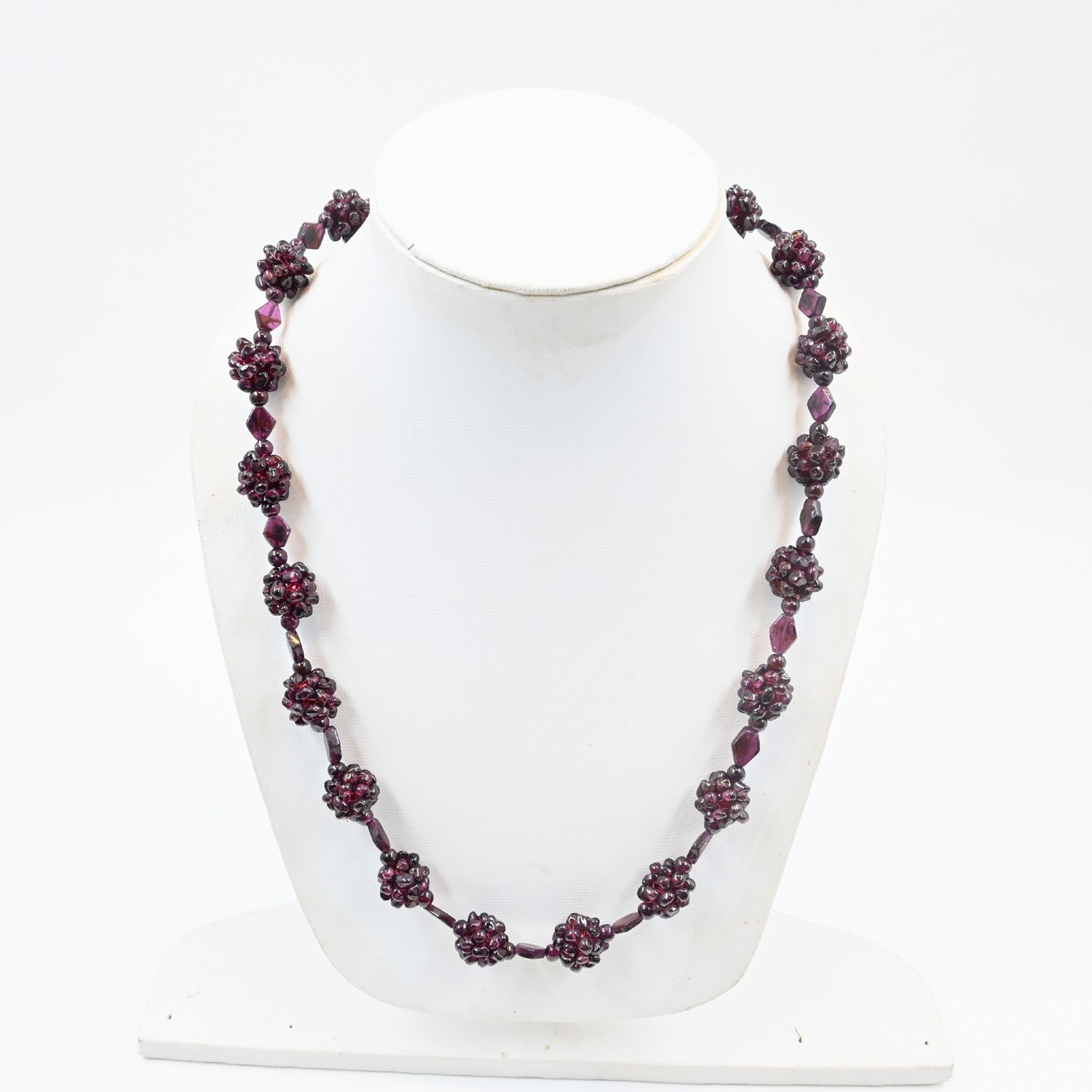 Natural Vintage Bohemian Pyrope Garnet Cluster Gemstone Beaded Pulp Necklace 24″