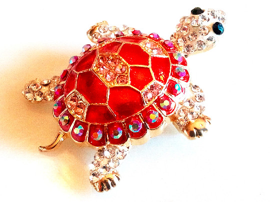 ENAMELED TURTLE PENDANT NECKLACE! Crystal Animal, Reptile, Charm, Accessory!