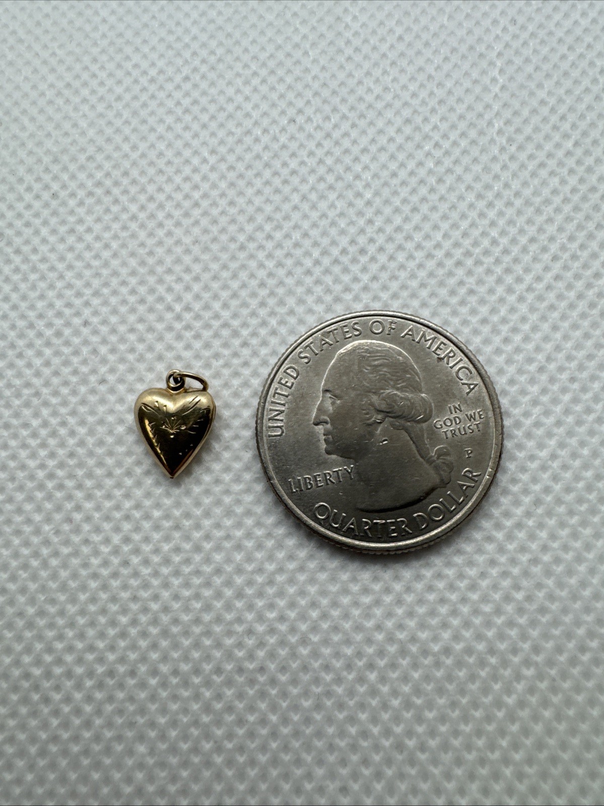 Beautiful 10k Yellow Gold Puffy Heart Hollow Charm Pendant 0.36g Love Carved