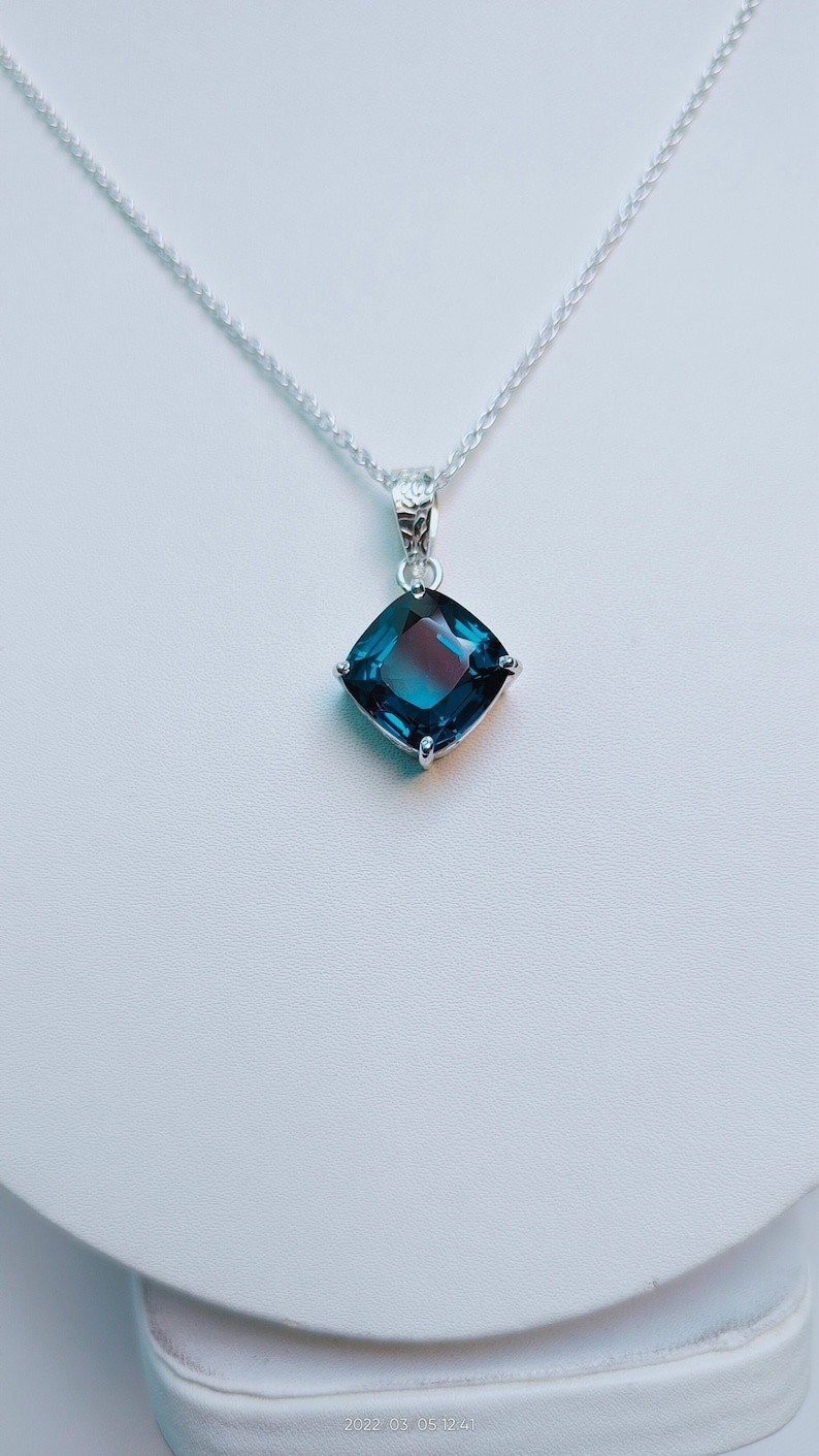 Natural Teal Green Sapphire 18 Ct 925 Silver Pendant Certified Loose Gemstone