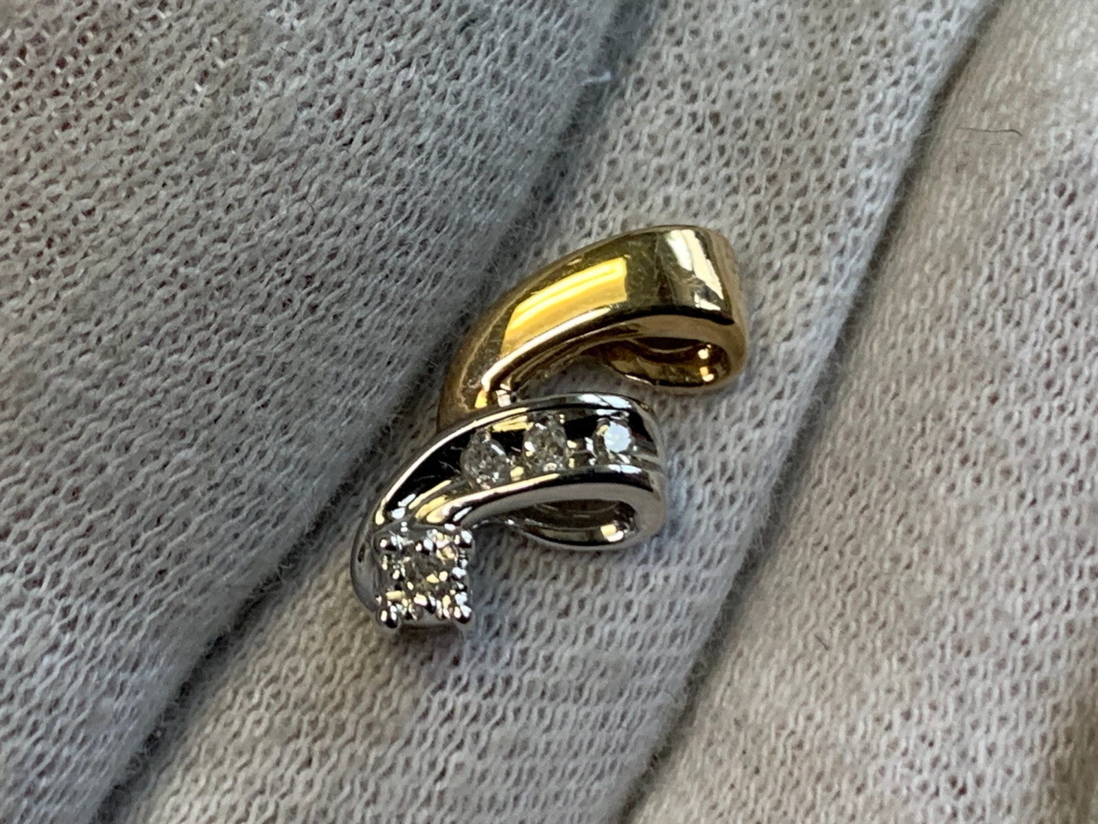 10K Yellow & White Gold Diamond Pendant 1.07g Fine Jewelry Necklace Charm