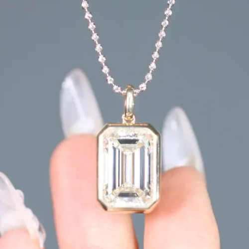 3.00Ct Emreald-Cut Lab Grown Diamond Solitaire Necklace Pendant 14k Yellow Gold