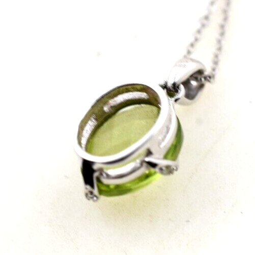 14K White Gold Chain W/ Peridot & Diamond Pendant EXCELLENT