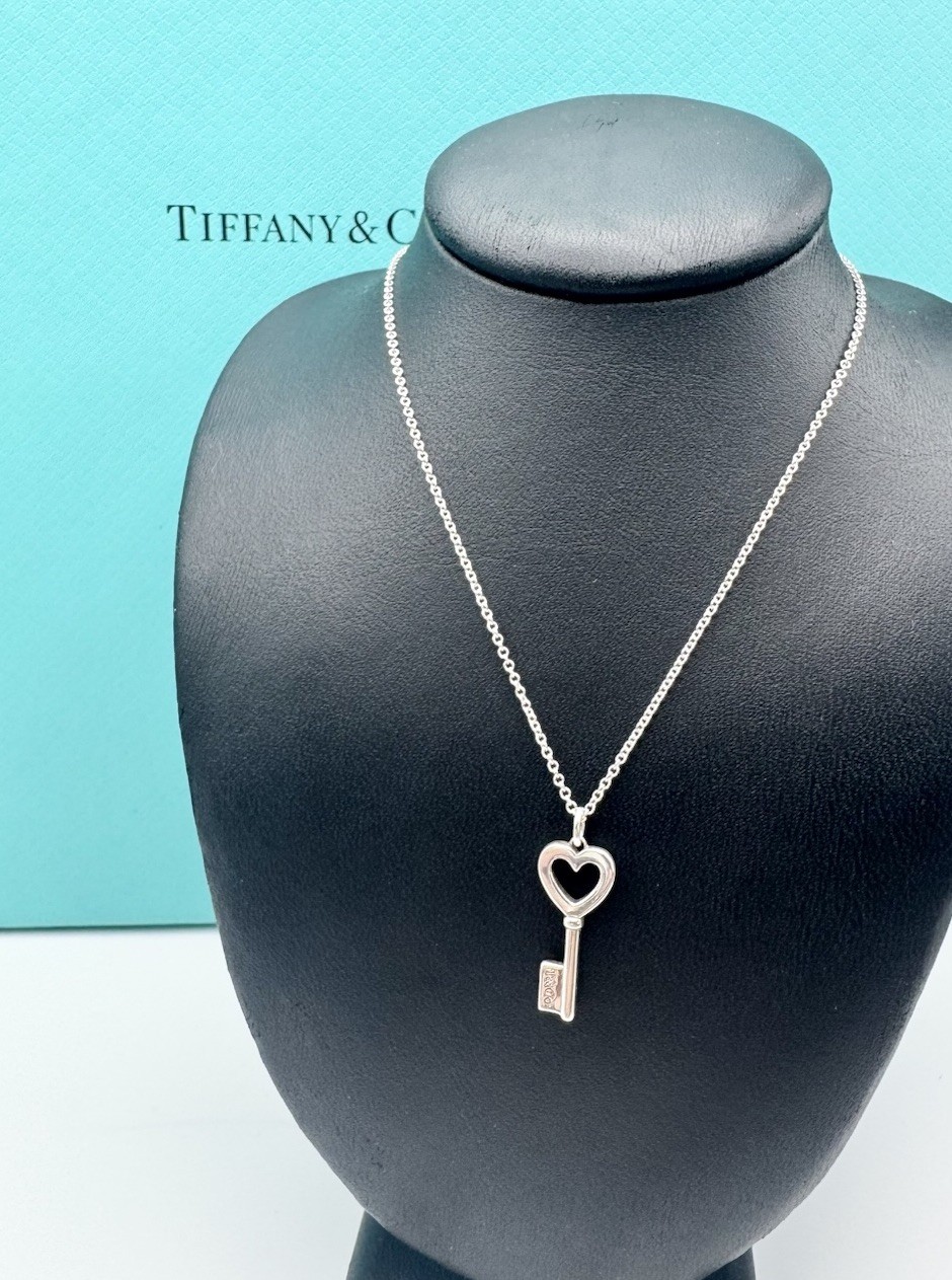 Iconic Tiffany & Co. Sterling Silver .925 Mini Heart Key Pendant Necklace 16″