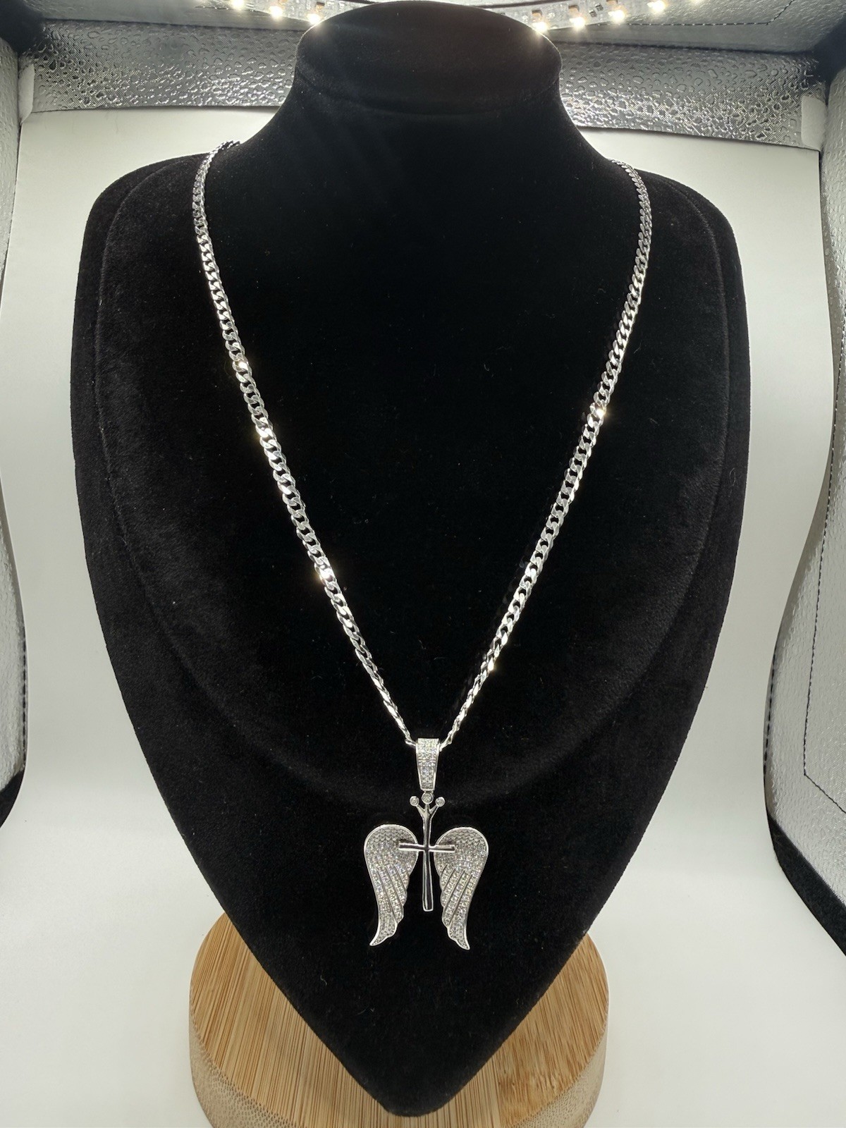 20” 4mm Flat Cuban Rhodium 925 With Vvsd Moissanite 925 Angel Wing Pendant