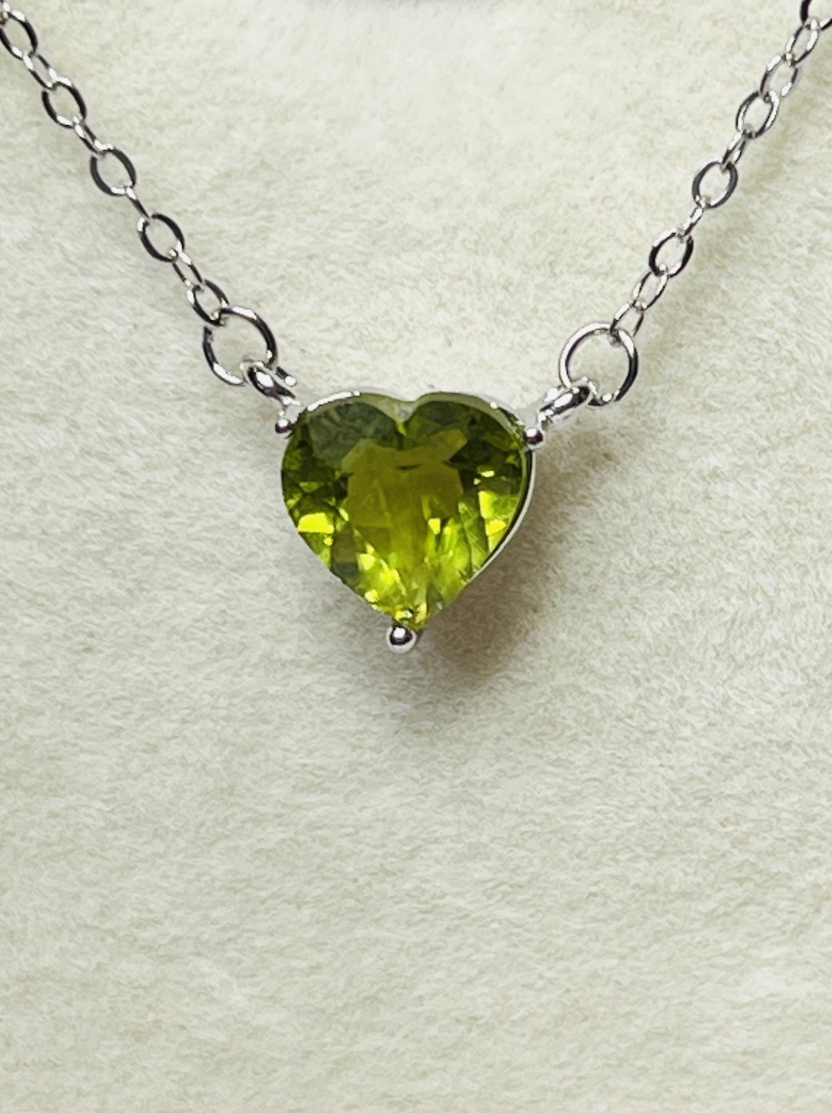 925 Sterling Silver Natural Bamboo Green Peridot Heart Pendant Necklace
