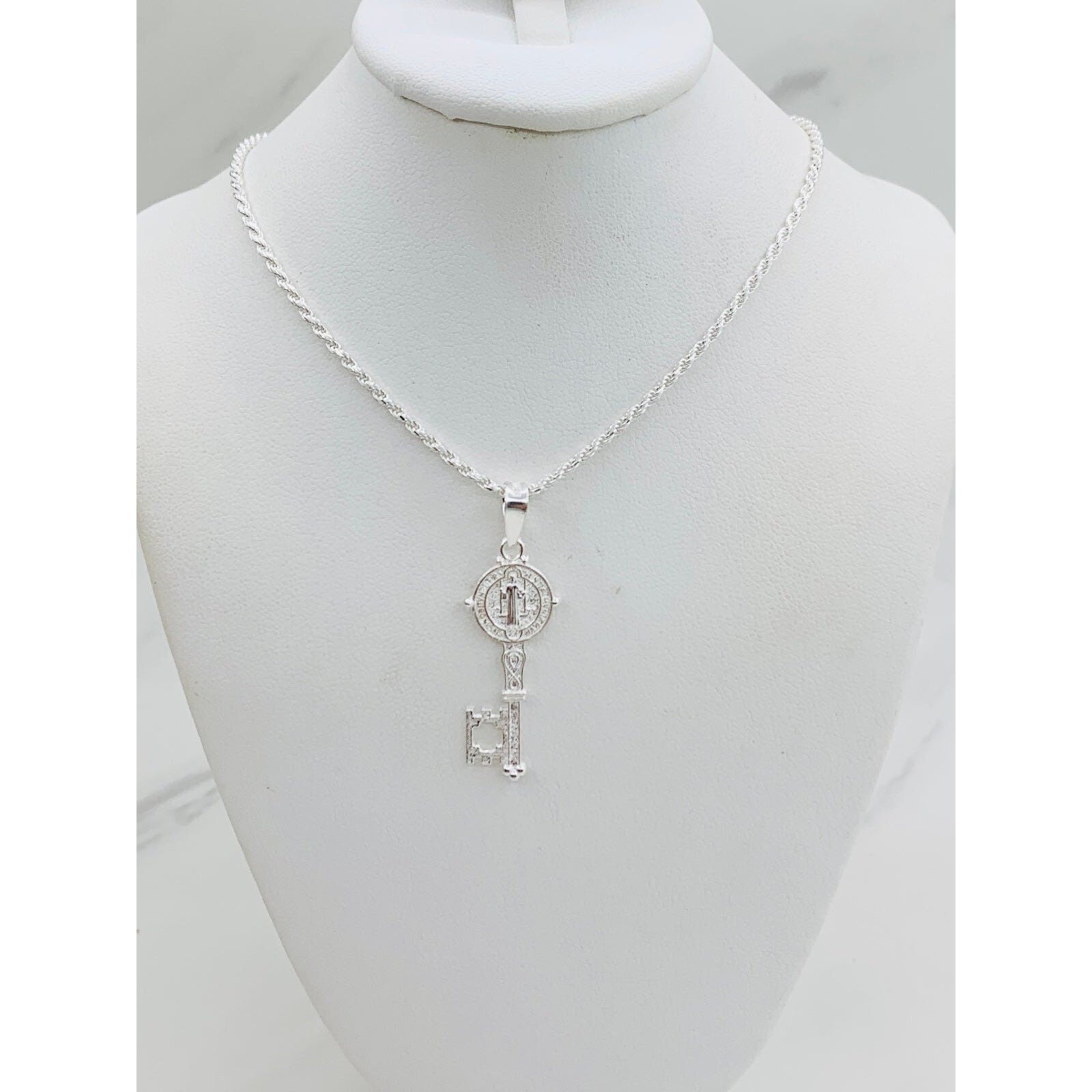 925 Sterling Silver Pendant key rope Saint Benedict – Cadena llave san Benito
