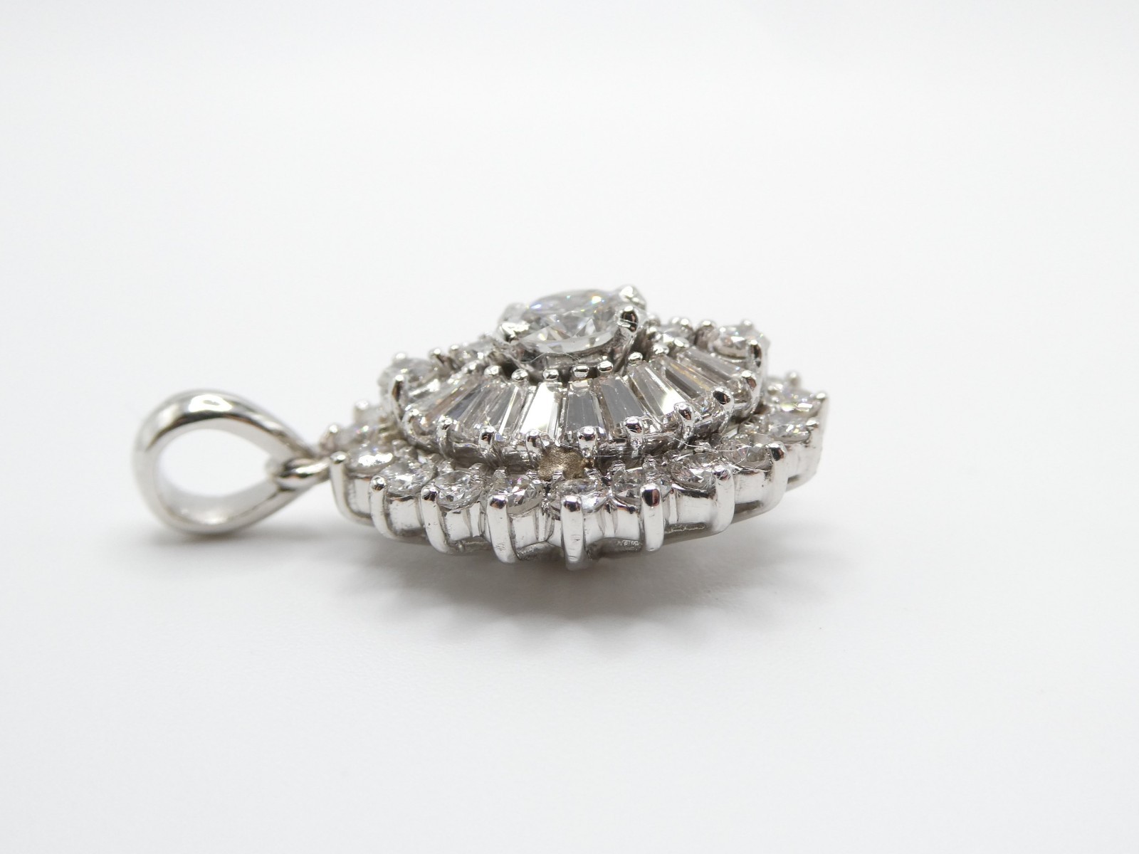 Pt900 Platinum 1.65ctw Diamond Ballerina Cluster Pendant Vintage Retro 7.4g
