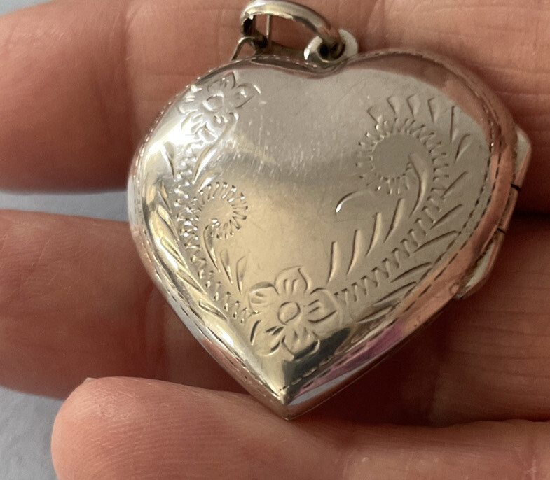 925 Sterling Silver Heart Locket And Chain Necklace Photo Pendant Etched 16”