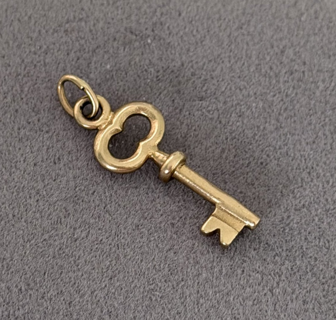 Vintage 14K Yellow Gold Puffy Key Charm Pendant